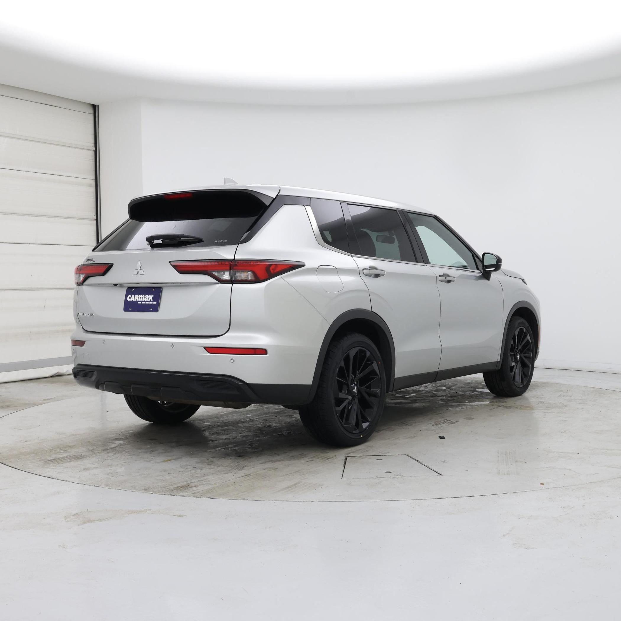 Thumbnail: 2022 Mitsubishi Outlander - 8