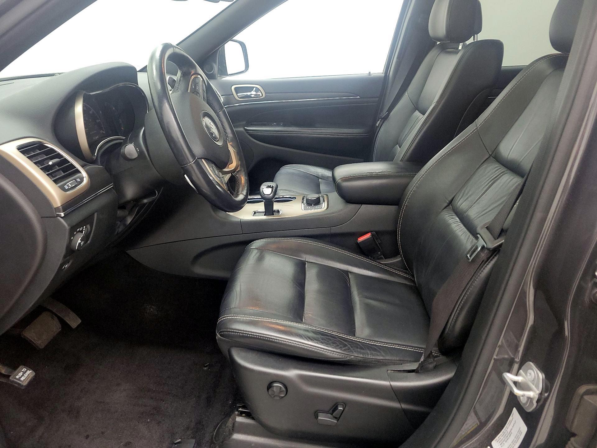 Thumbnail: 2015 Jeep Grand Cherokee - 11