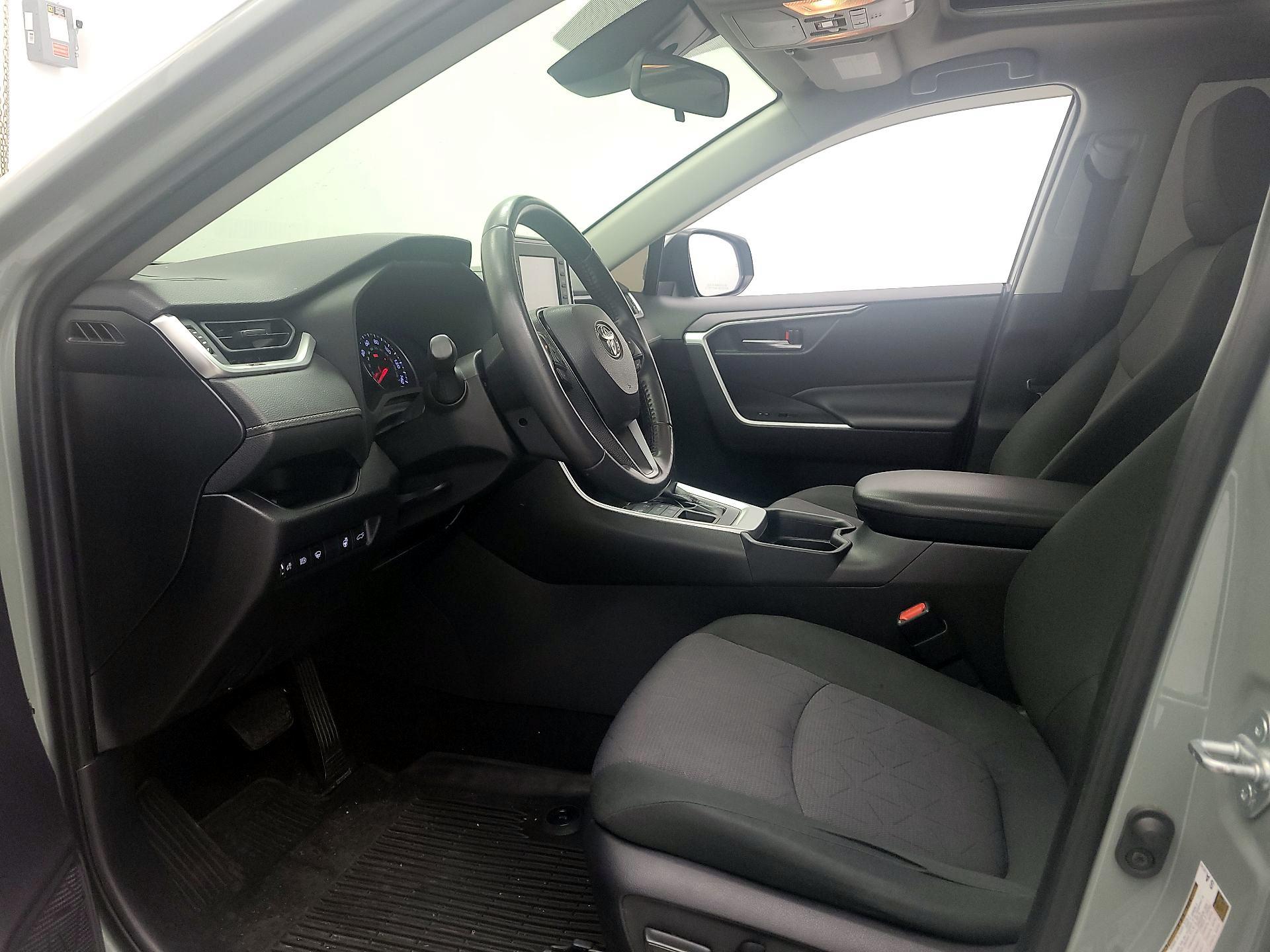 Thumbnail: 2019 Toyota RAV4 - 11