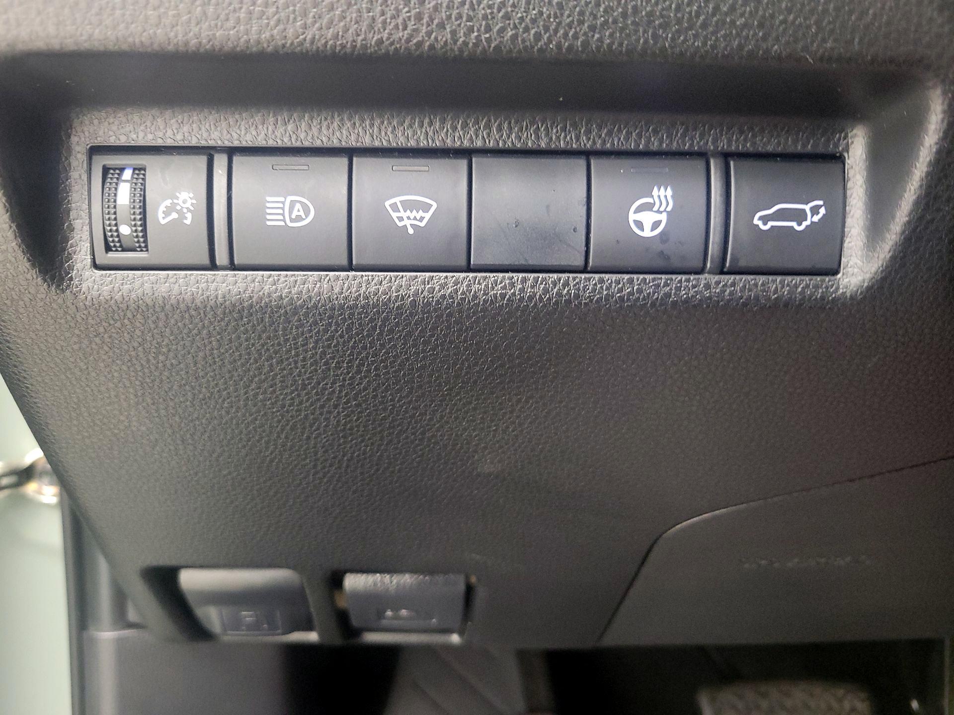 Thumbnail: 2019 Toyota RAV4 - 13