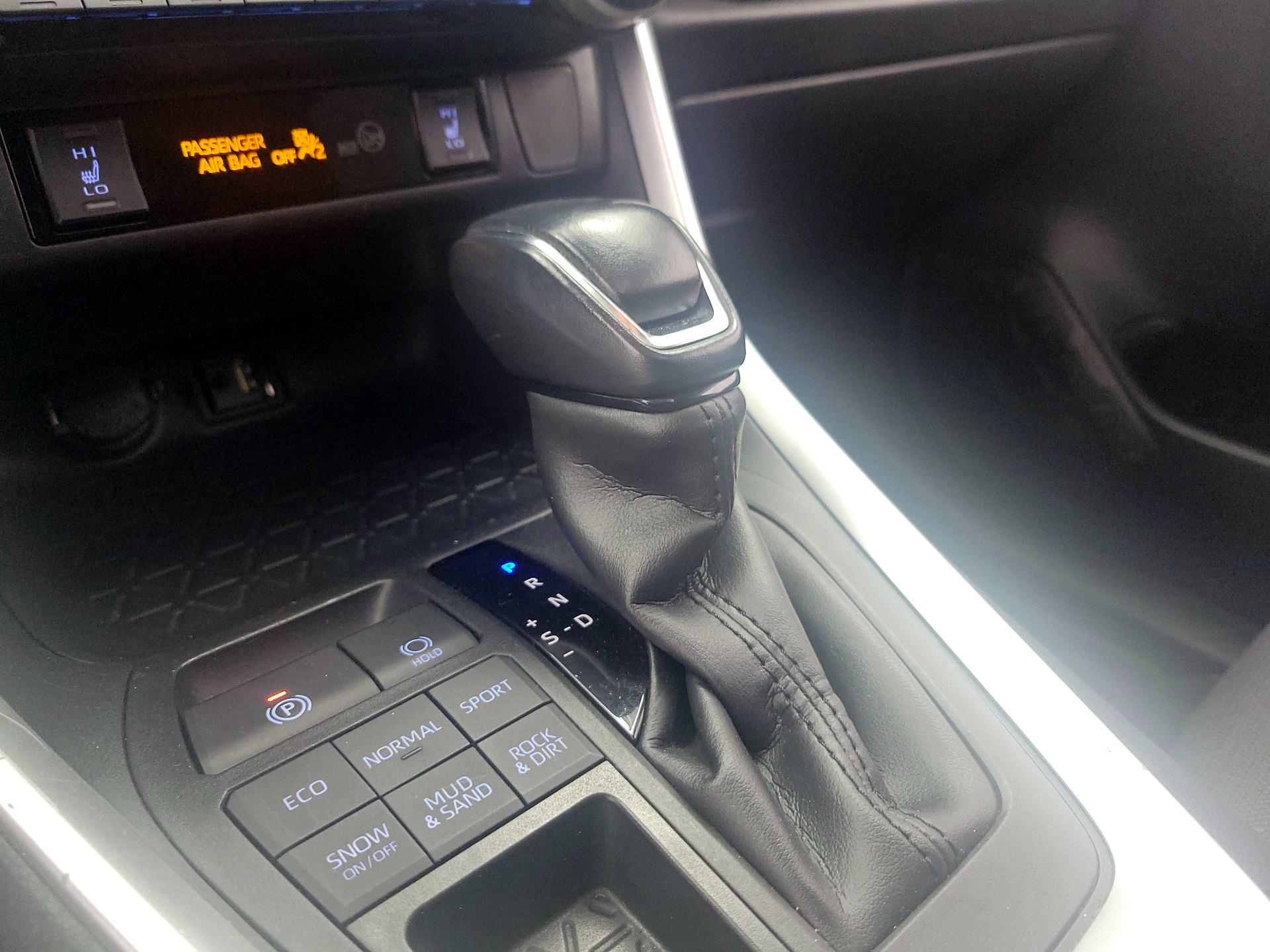 Thumbnail: 2019 Toyota RAV4 - 17