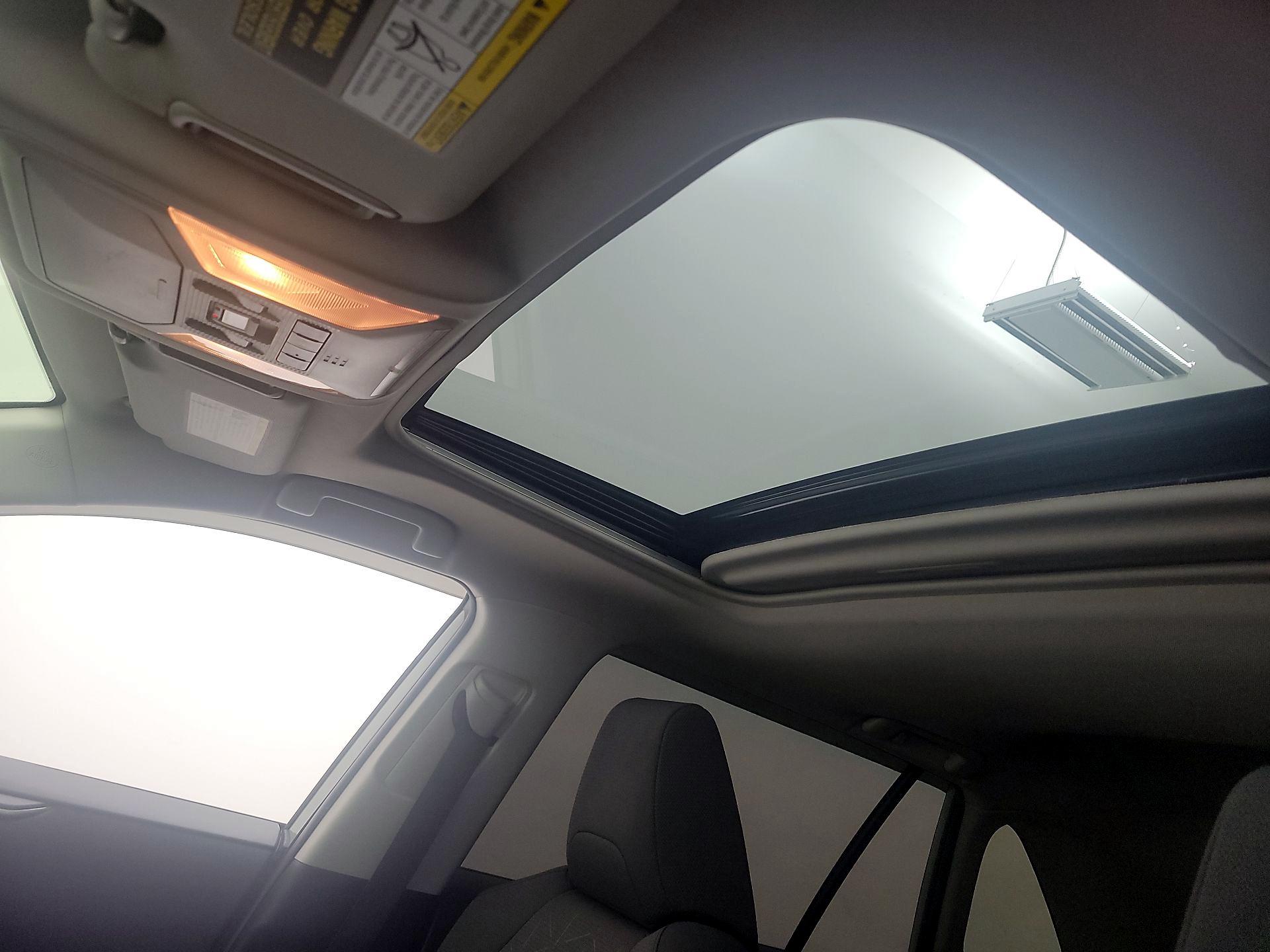 Thumbnail: 2019 Toyota RAV4 - 18