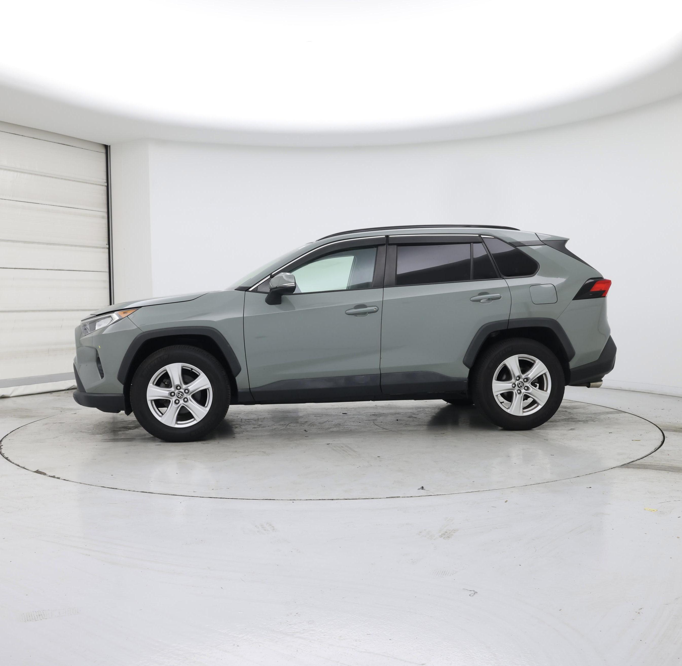 Thumbnail: 2019 Toyota RAV4 - 3