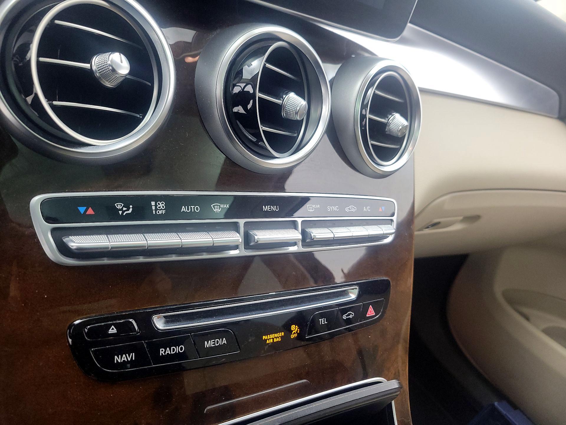 Thumbnail: 2016 Mercedes-Benz GLC - 17