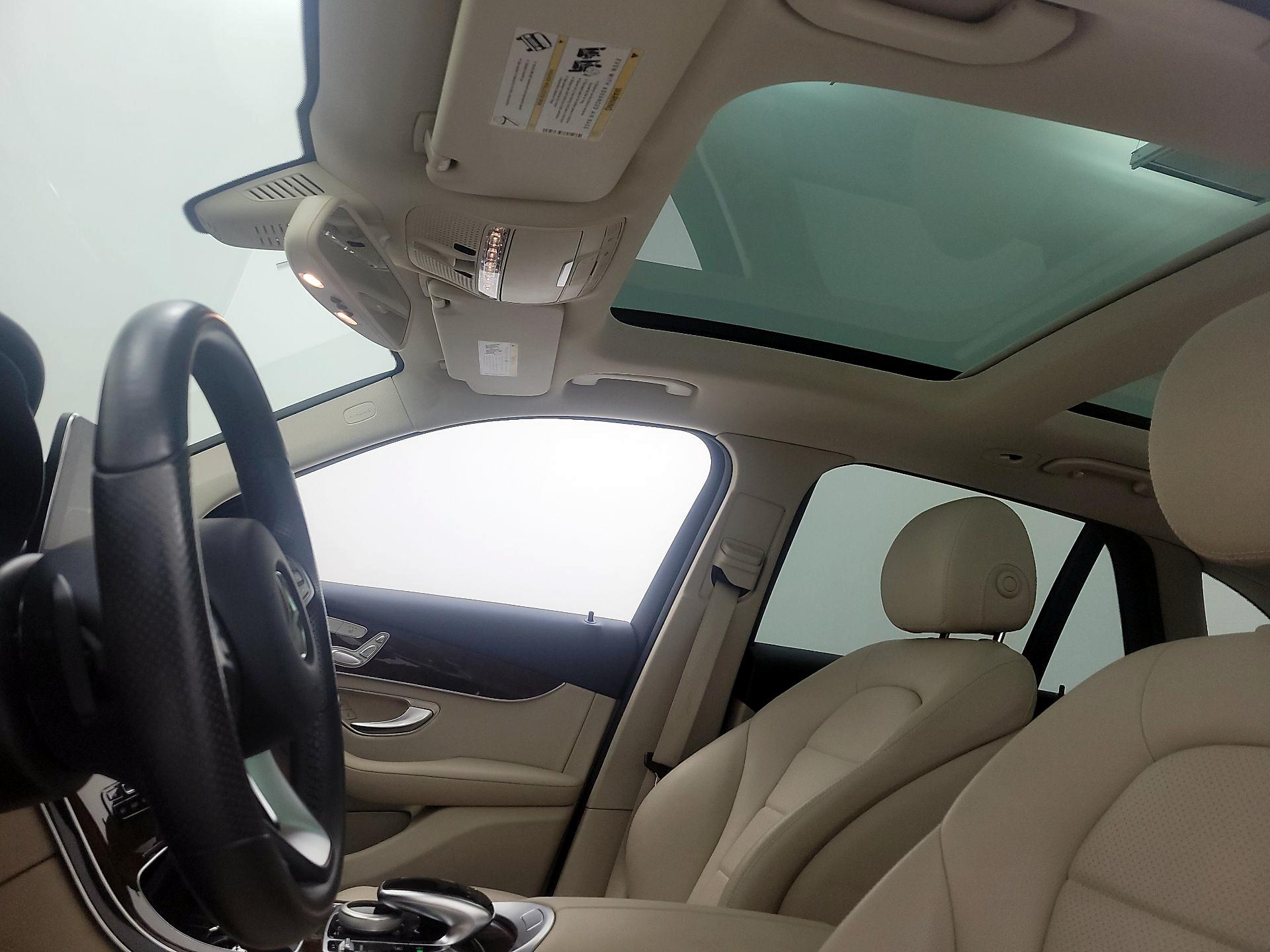 Thumbnail: 2016 Mercedes-Benz GLC - 20