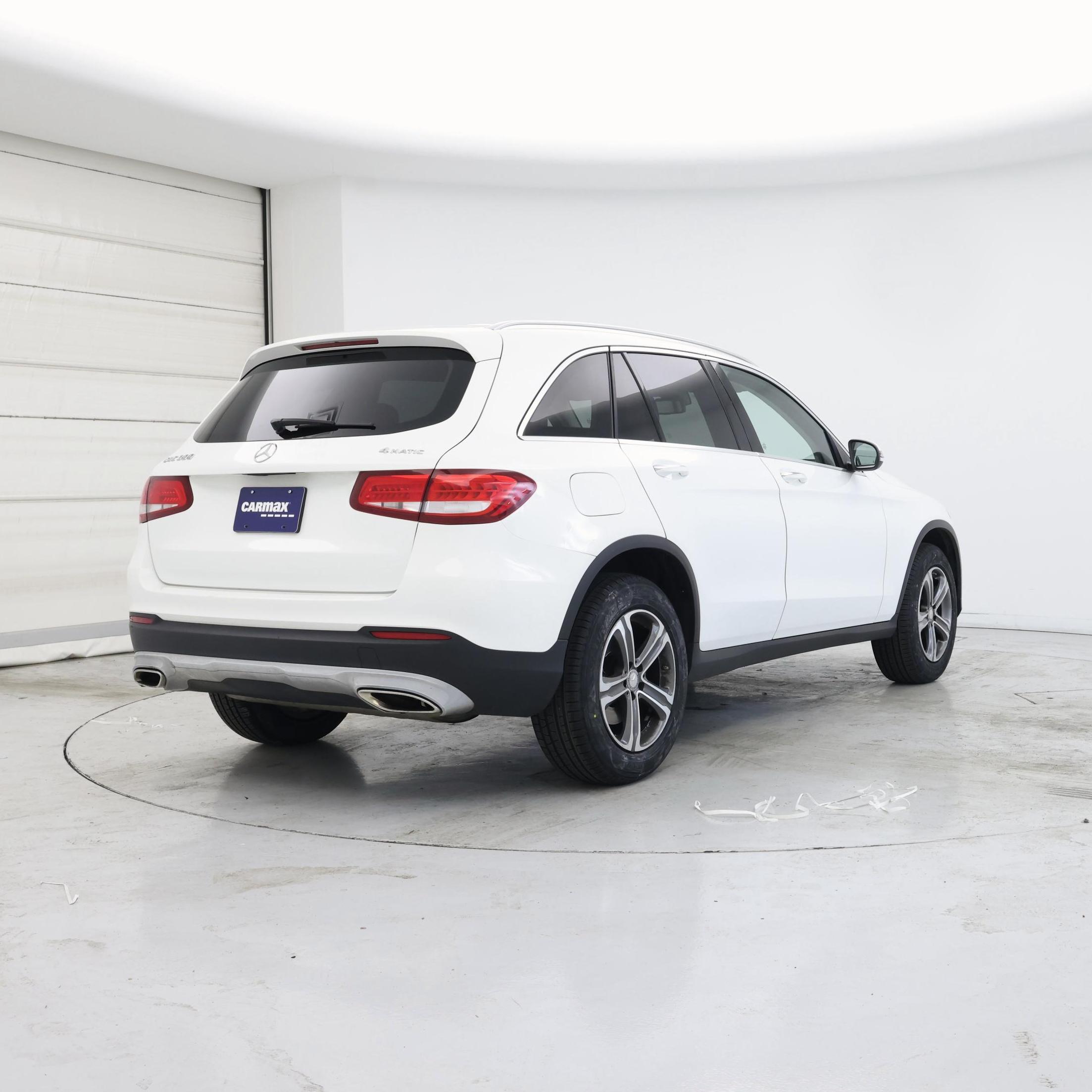 Thumbnail: 2016 Mercedes-Benz GLC - 8