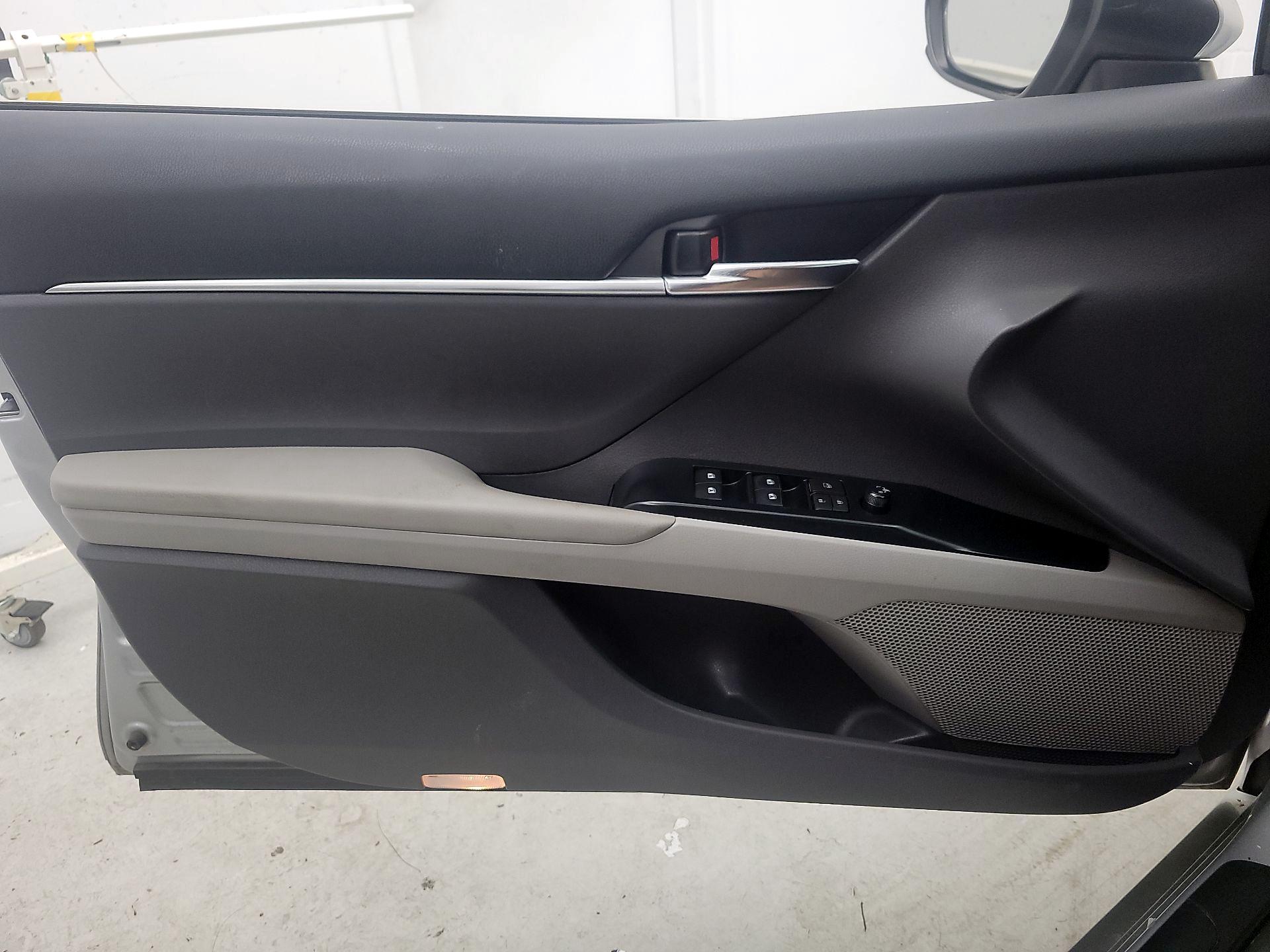 Thumbnail: 2018 Toyota Camry - 12