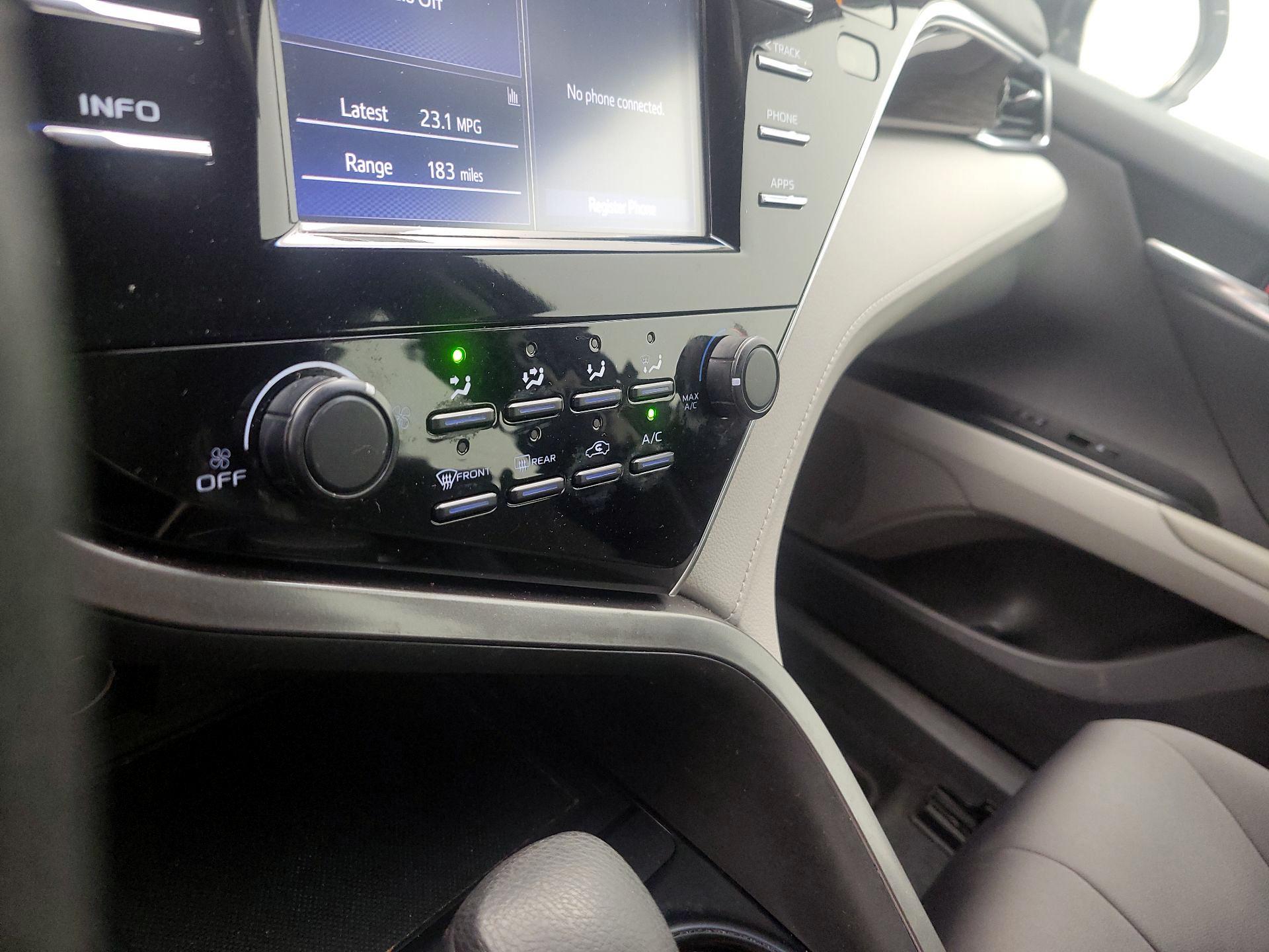 Thumbnail: 2018 Toyota Camry - 16