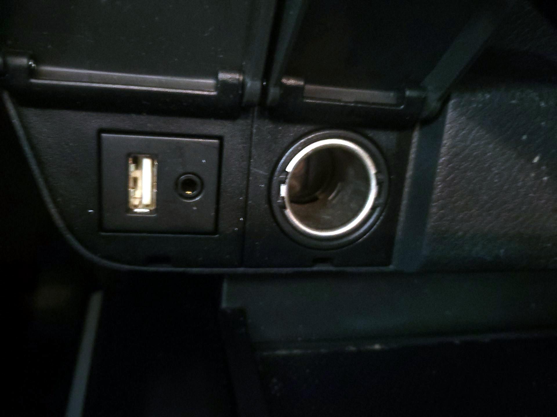 Thumbnail: 2018 Toyota Camry - 18