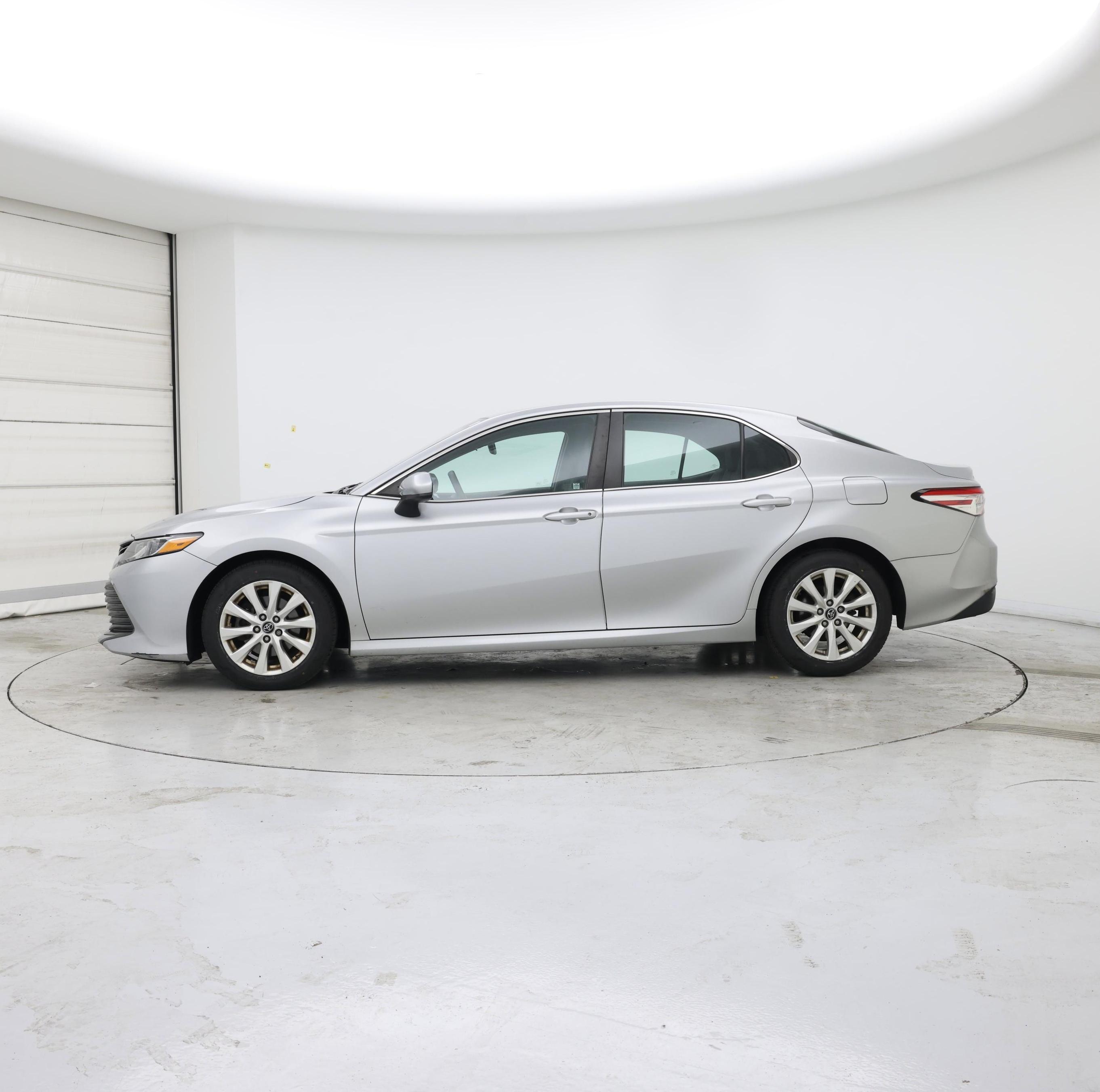 Thumbnail: 2018 Toyota Camry - 3