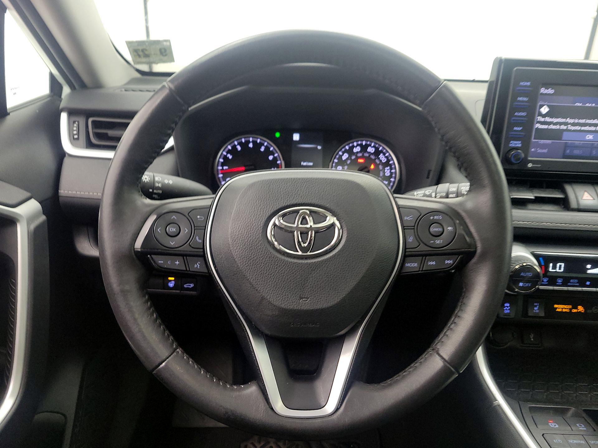Thumbnail: 2022 Toyota RAV4 - 10