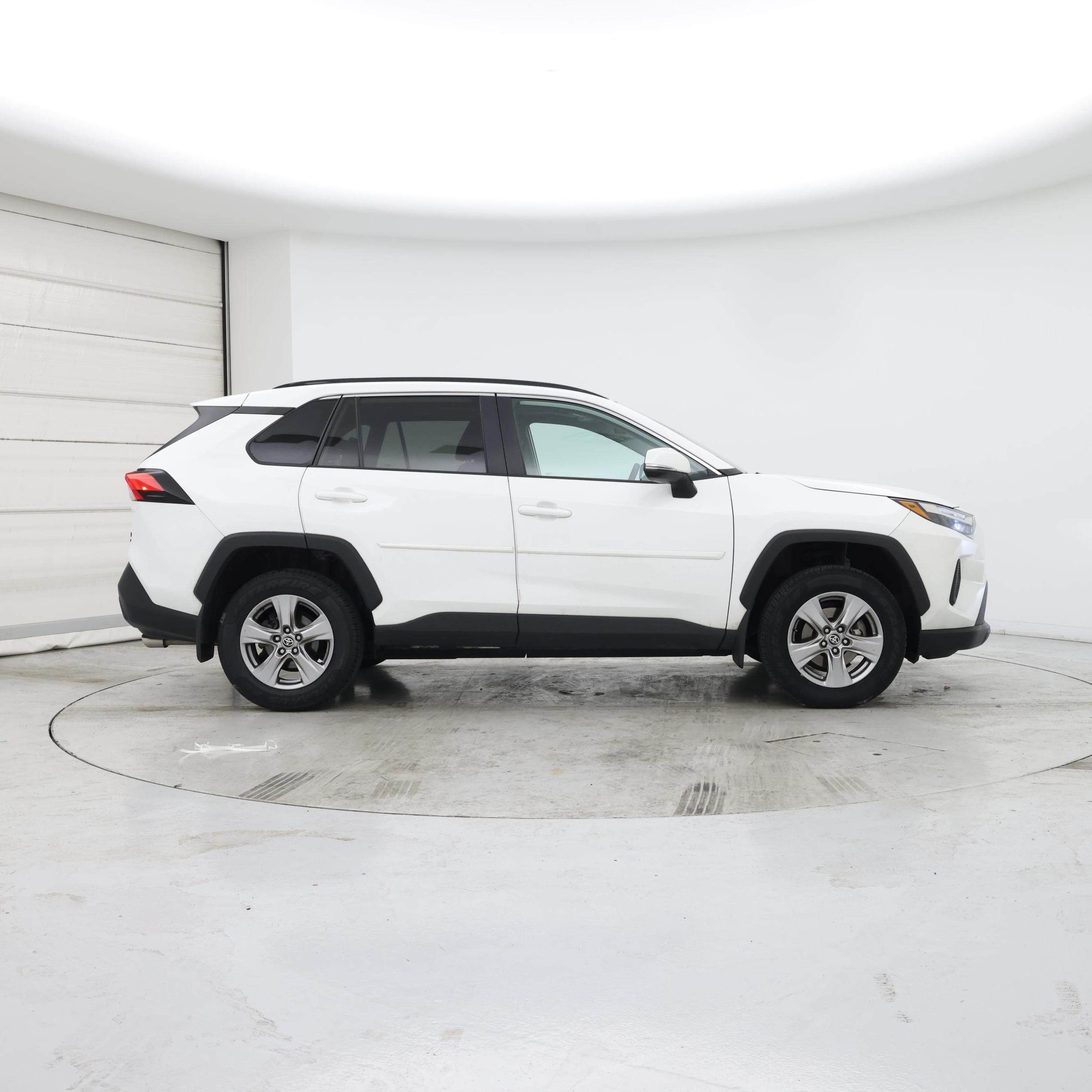Thumbnail: 2022 Toyota RAV4 - 7