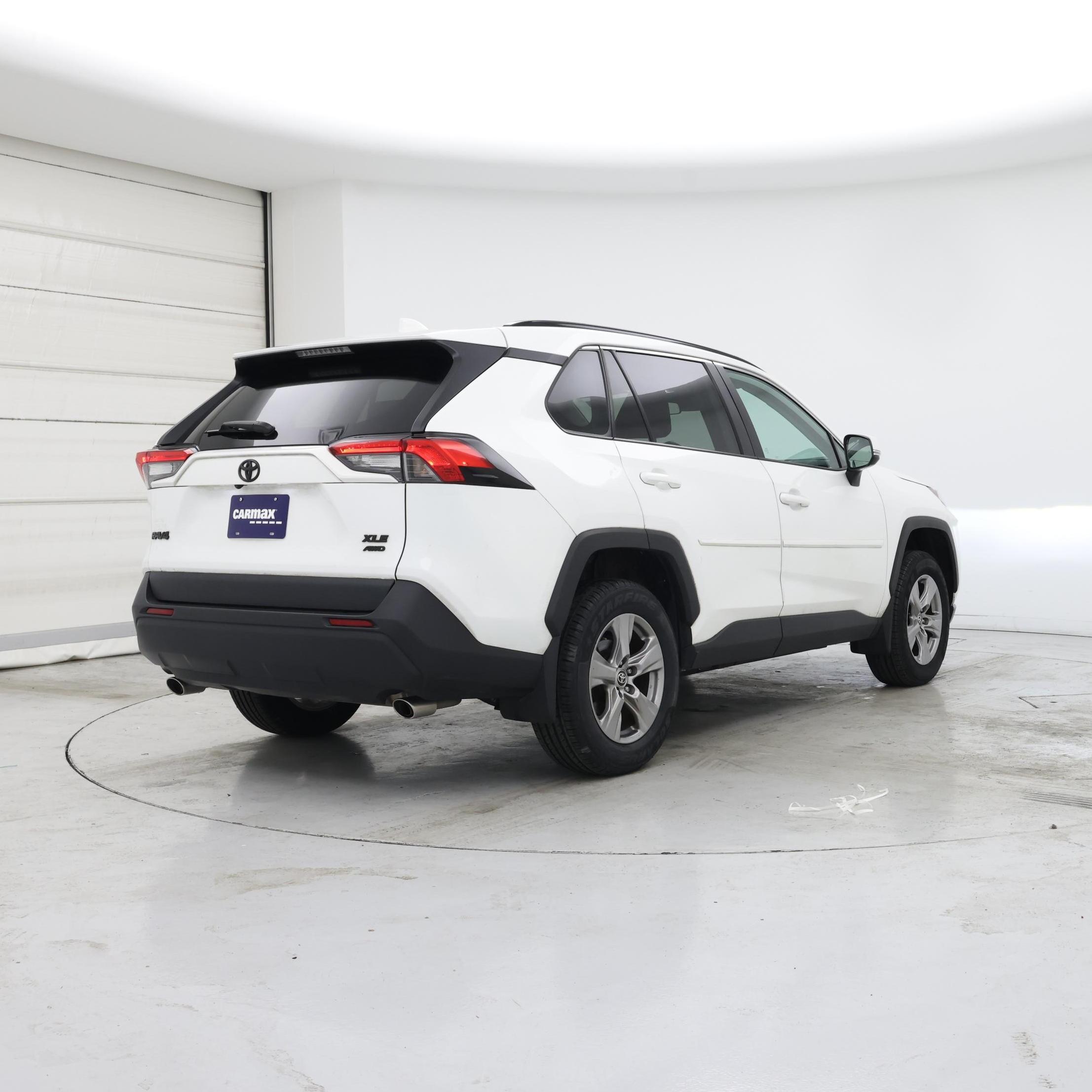 Thumbnail: 2022 Toyota RAV4 - 8