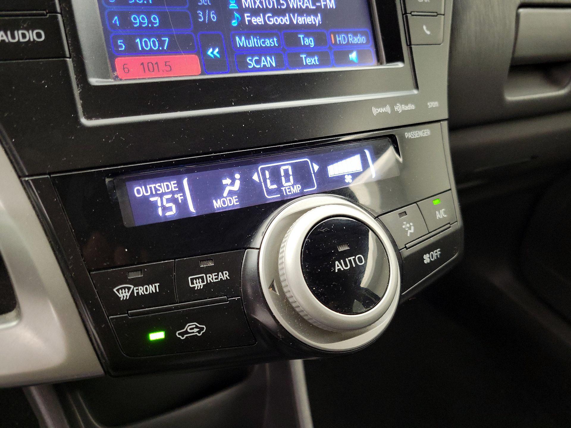 Thumbnail: 2013 Toyota Prius v - 16