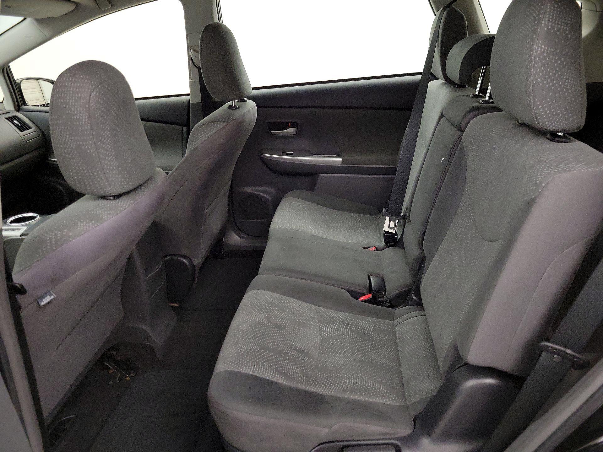 Thumbnail: 2013 Toyota Prius v - 19