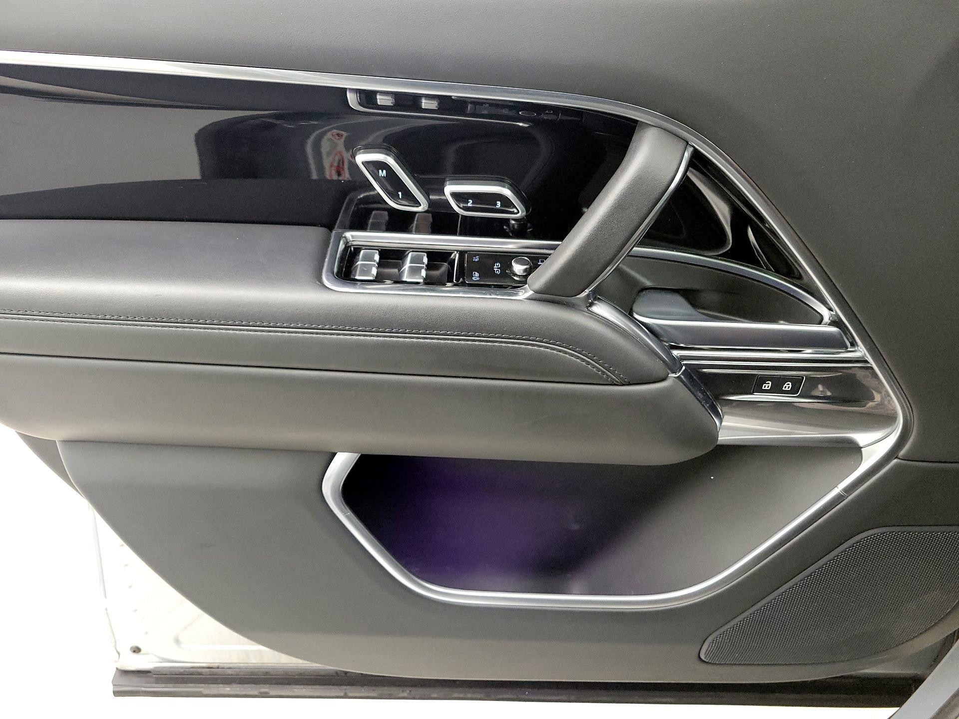 Thumbnail: 2023 Land Rover Range Rover - 12