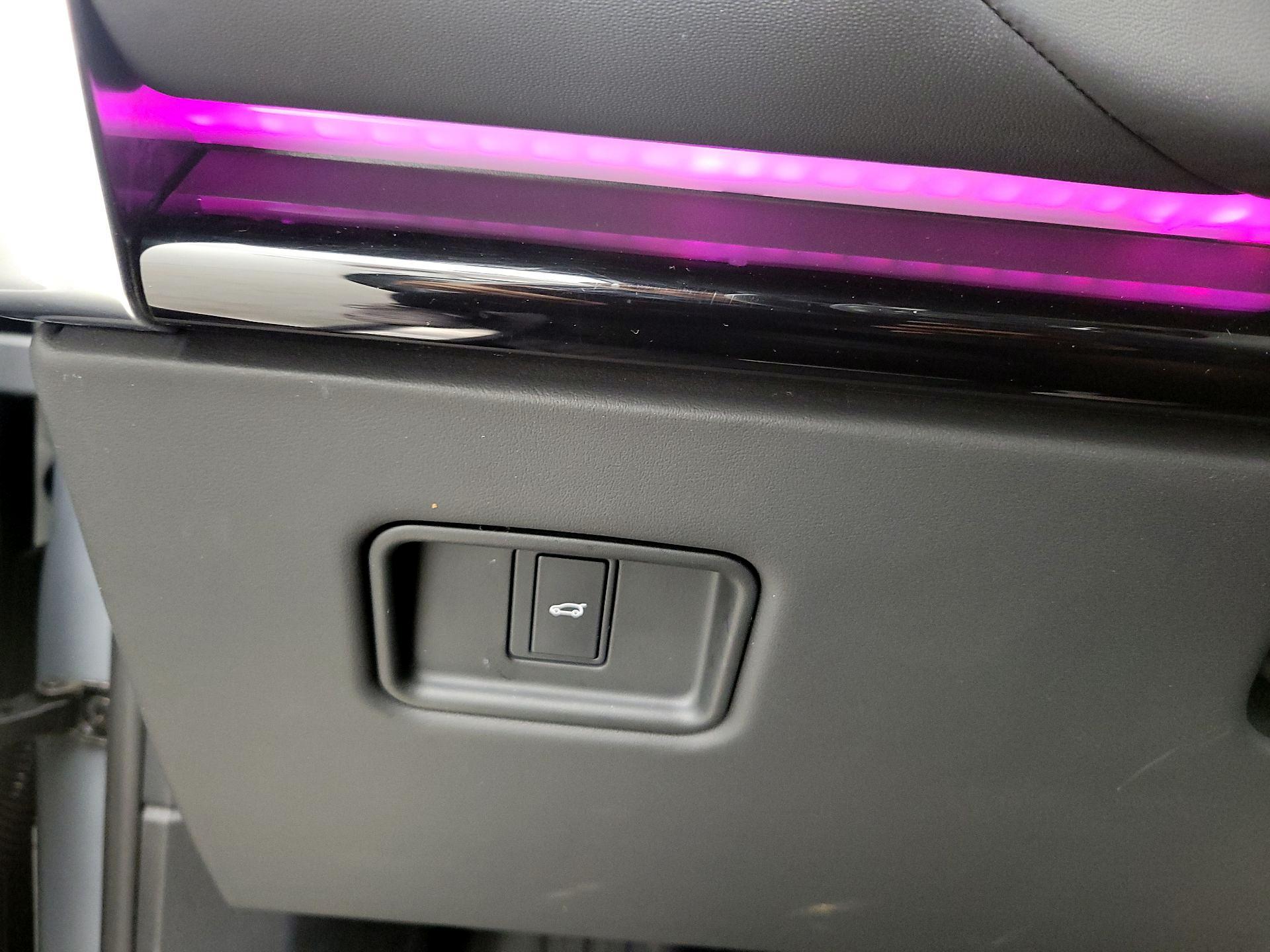 Thumbnail: 2023 Land Rover Range Rover - 13