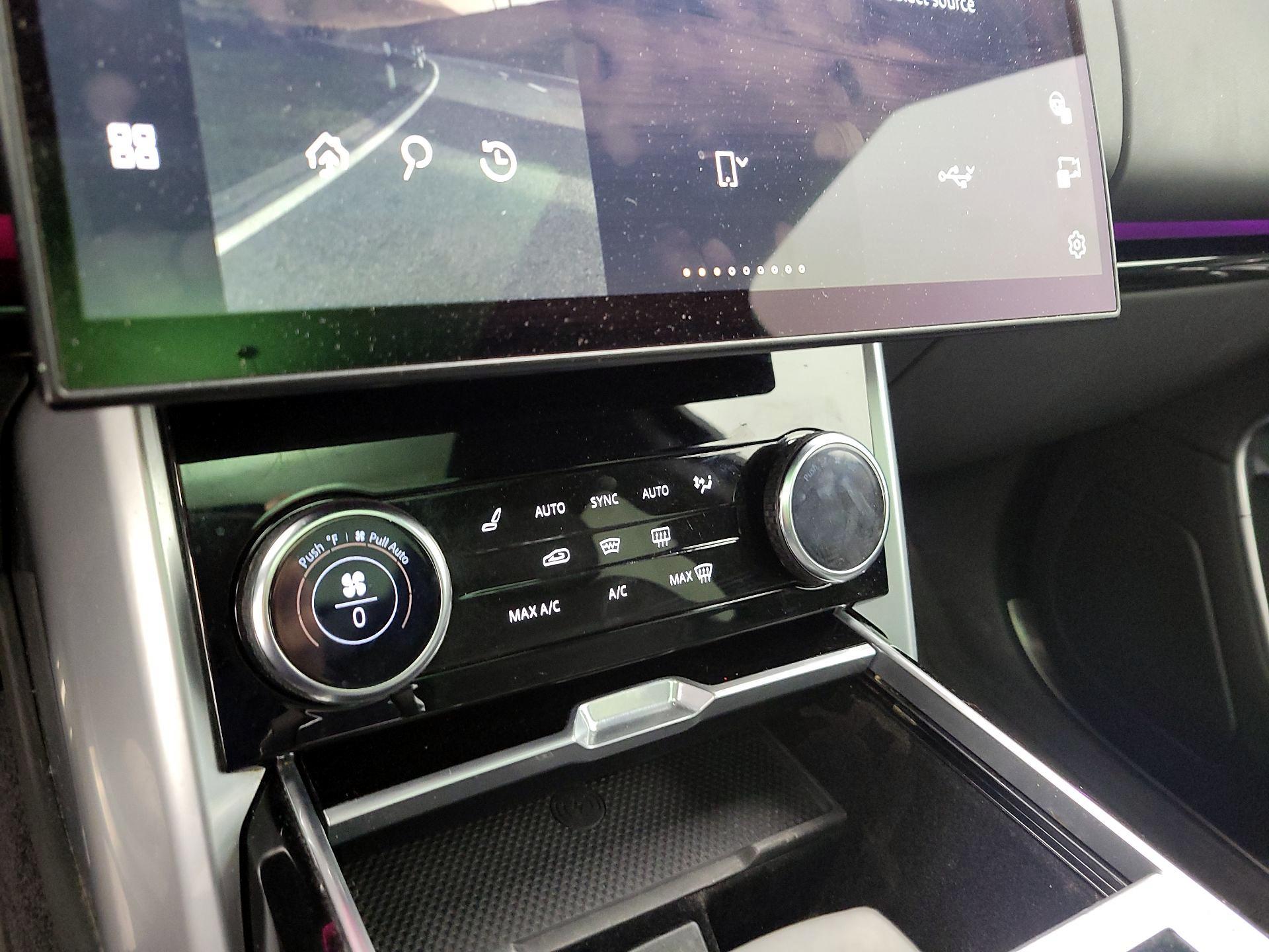 Thumbnail: 2023 Land Rover Range Rover - 17