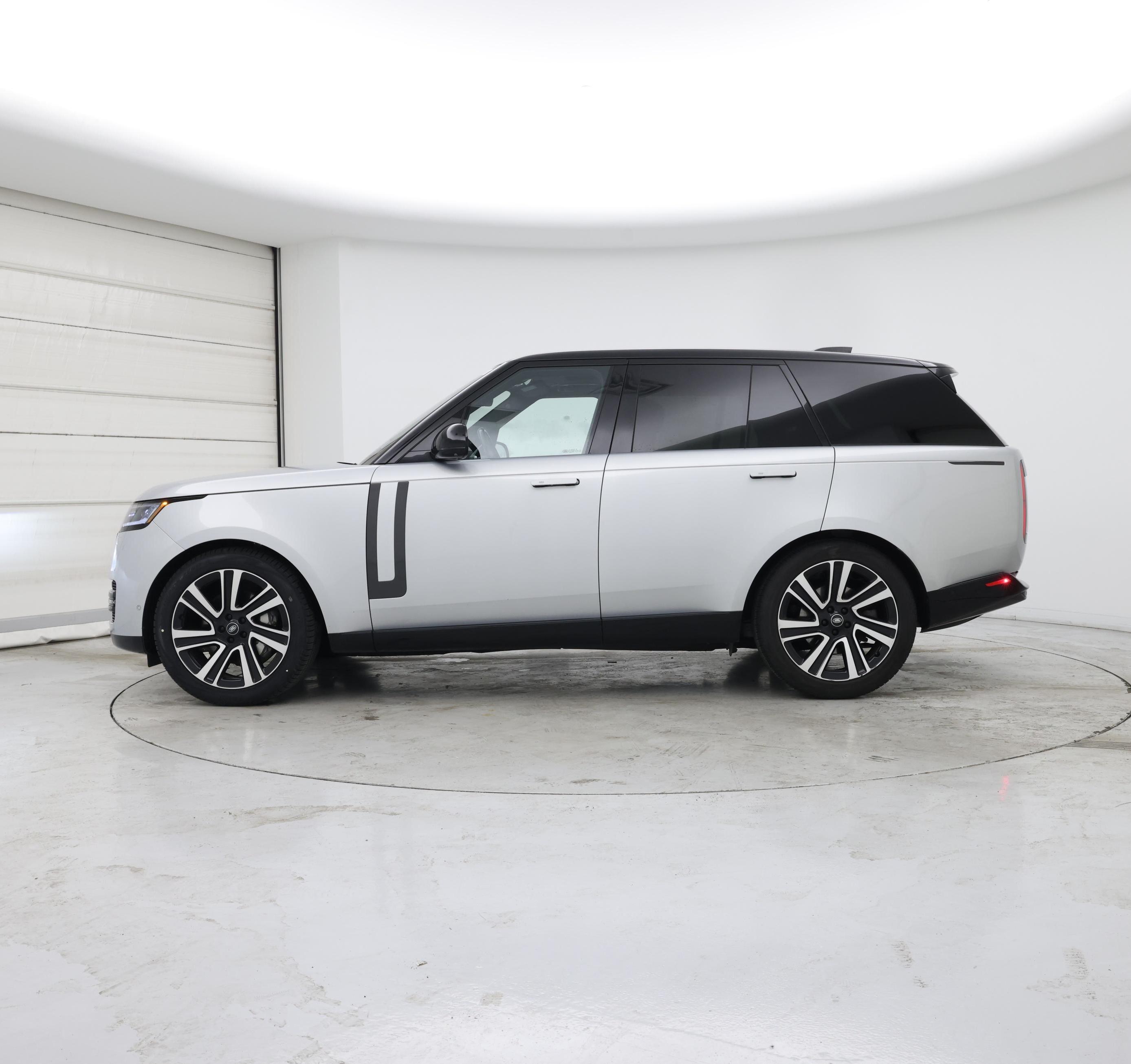 Thumbnail: 2023 Land Rover Range Rover - 3