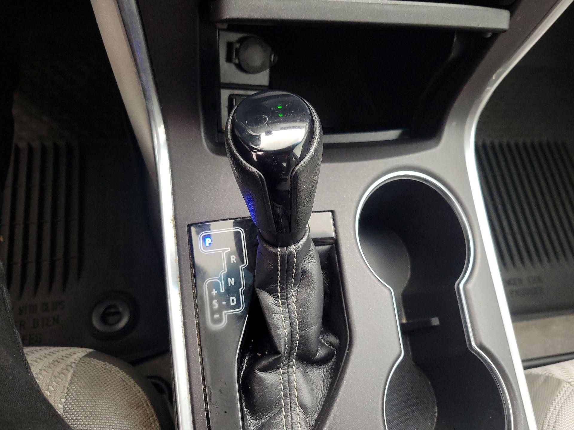 Thumbnail: 2016 Toyota Camry - 17