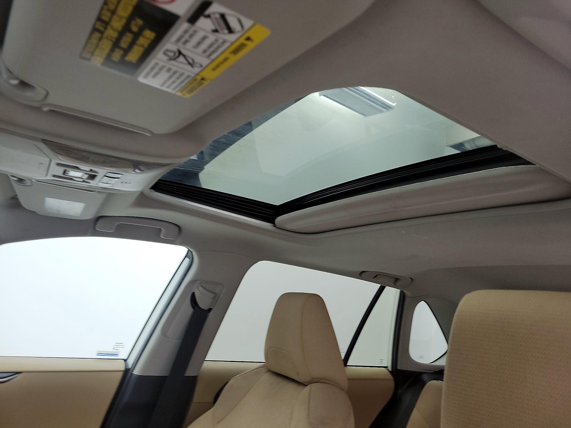 Thumbnail: 2021 Toyota RAV4 - 19