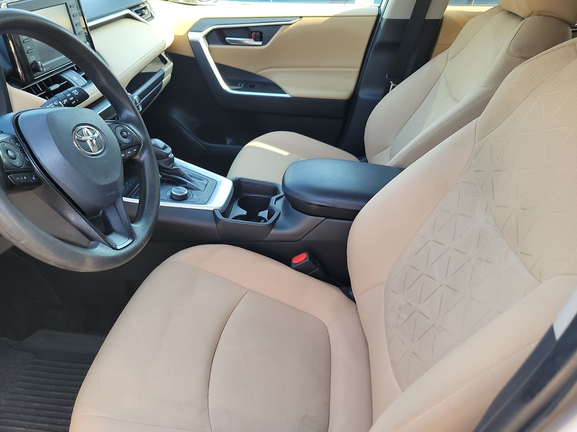 Thumbnail: 2021 Toyota RAV4 - 7