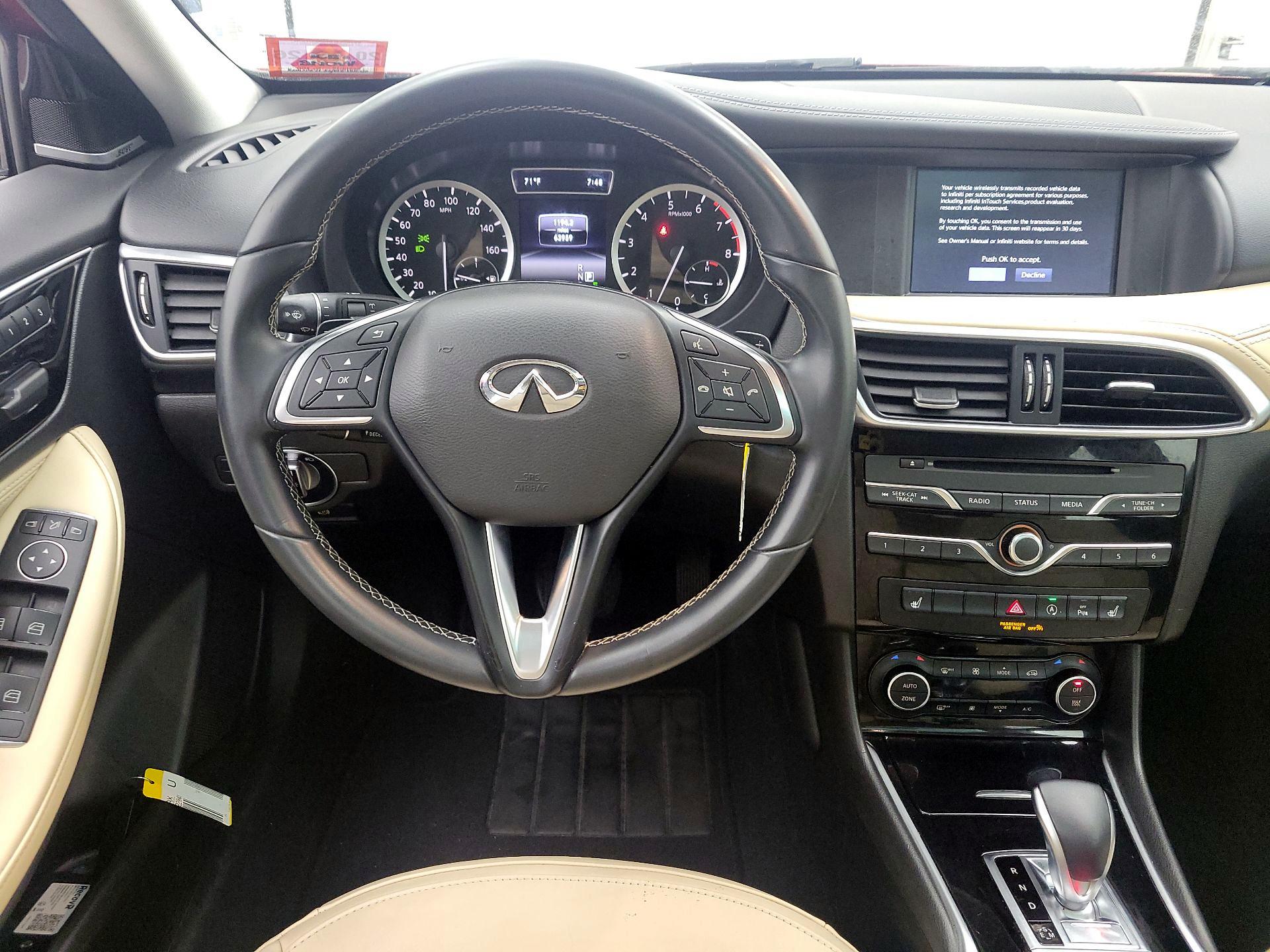Thumbnail: 2018 INFINITI QX30 - 10
