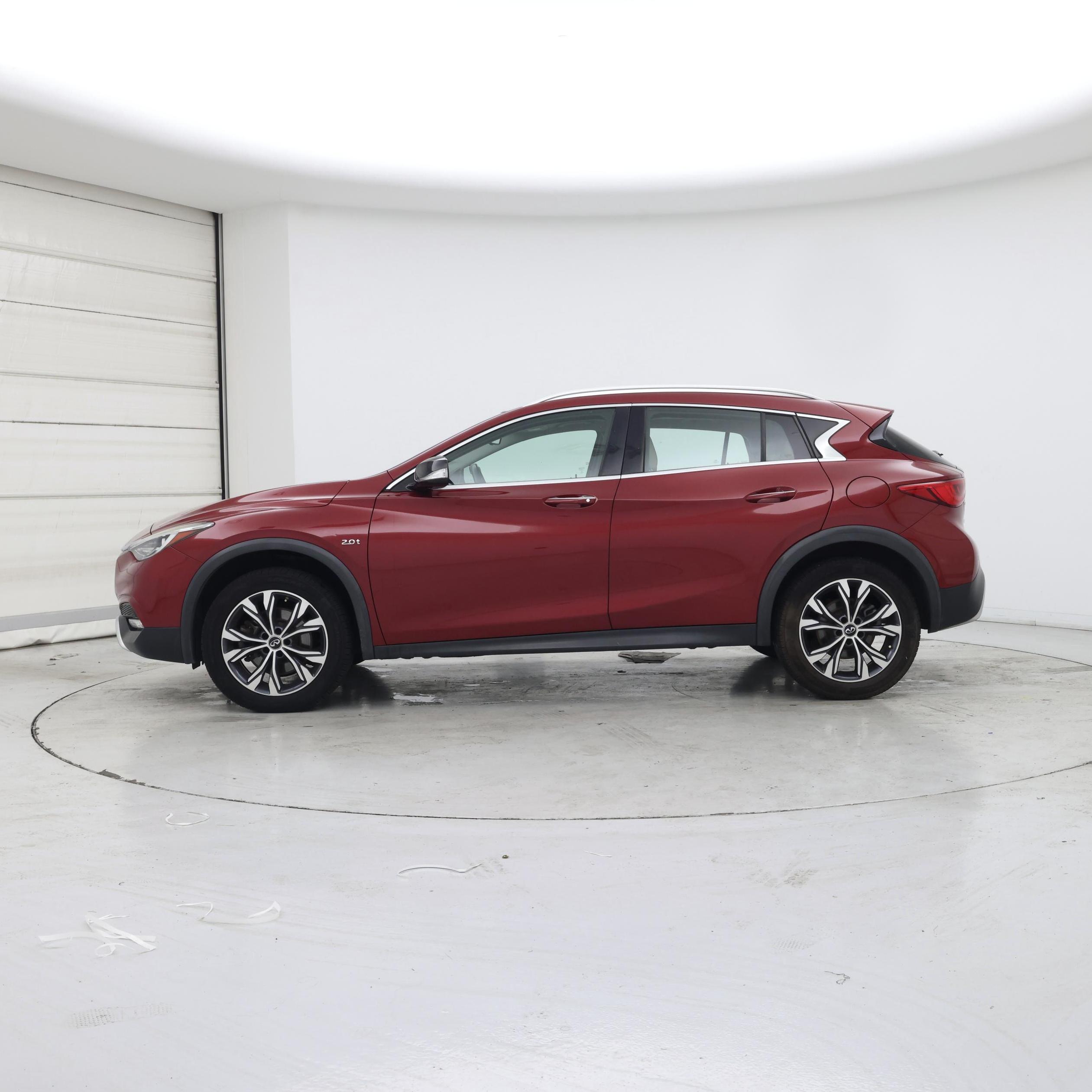 Thumbnail: 2018 INFINITI QX30 - 3