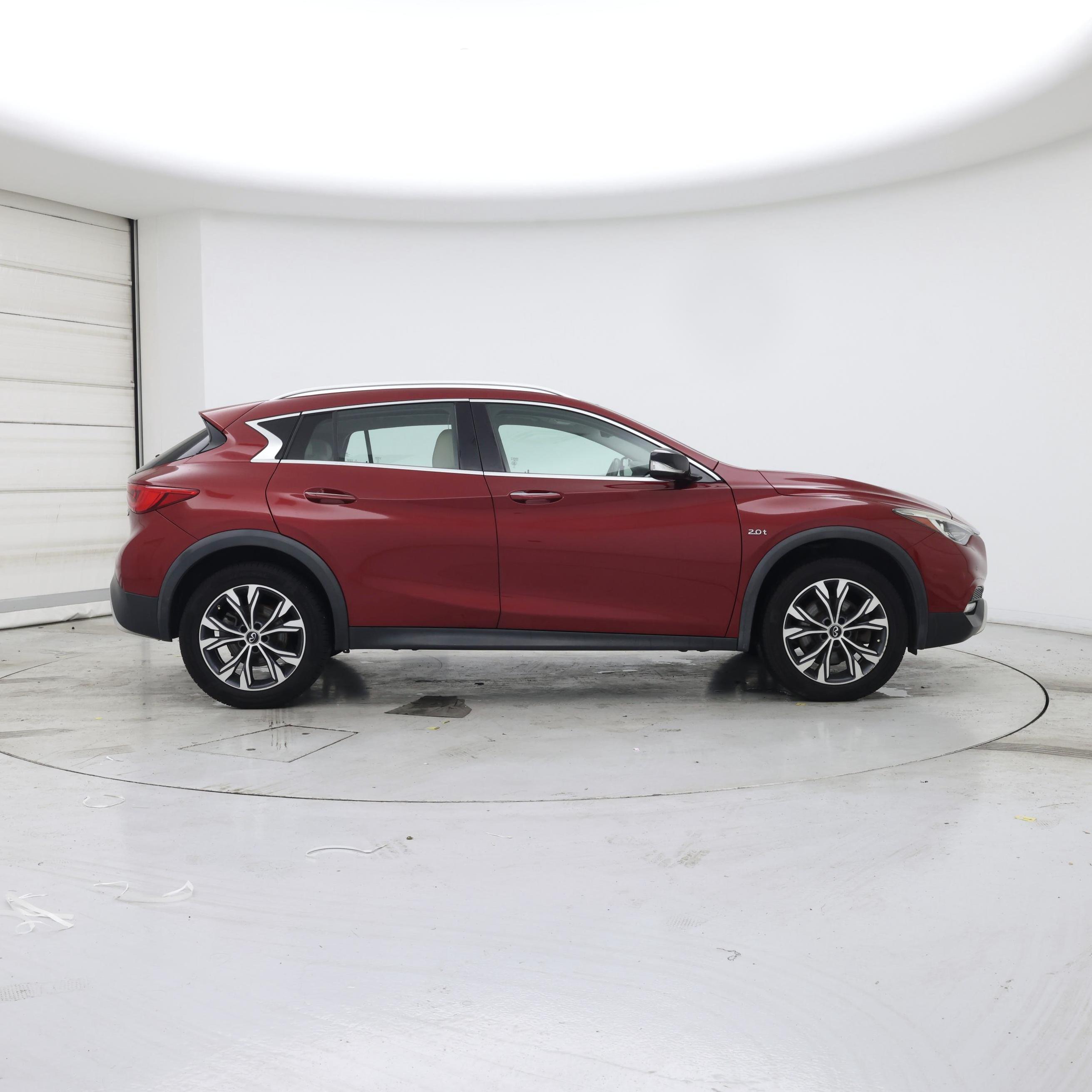Thumbnail: 2018 INFINITI QX30 - 7