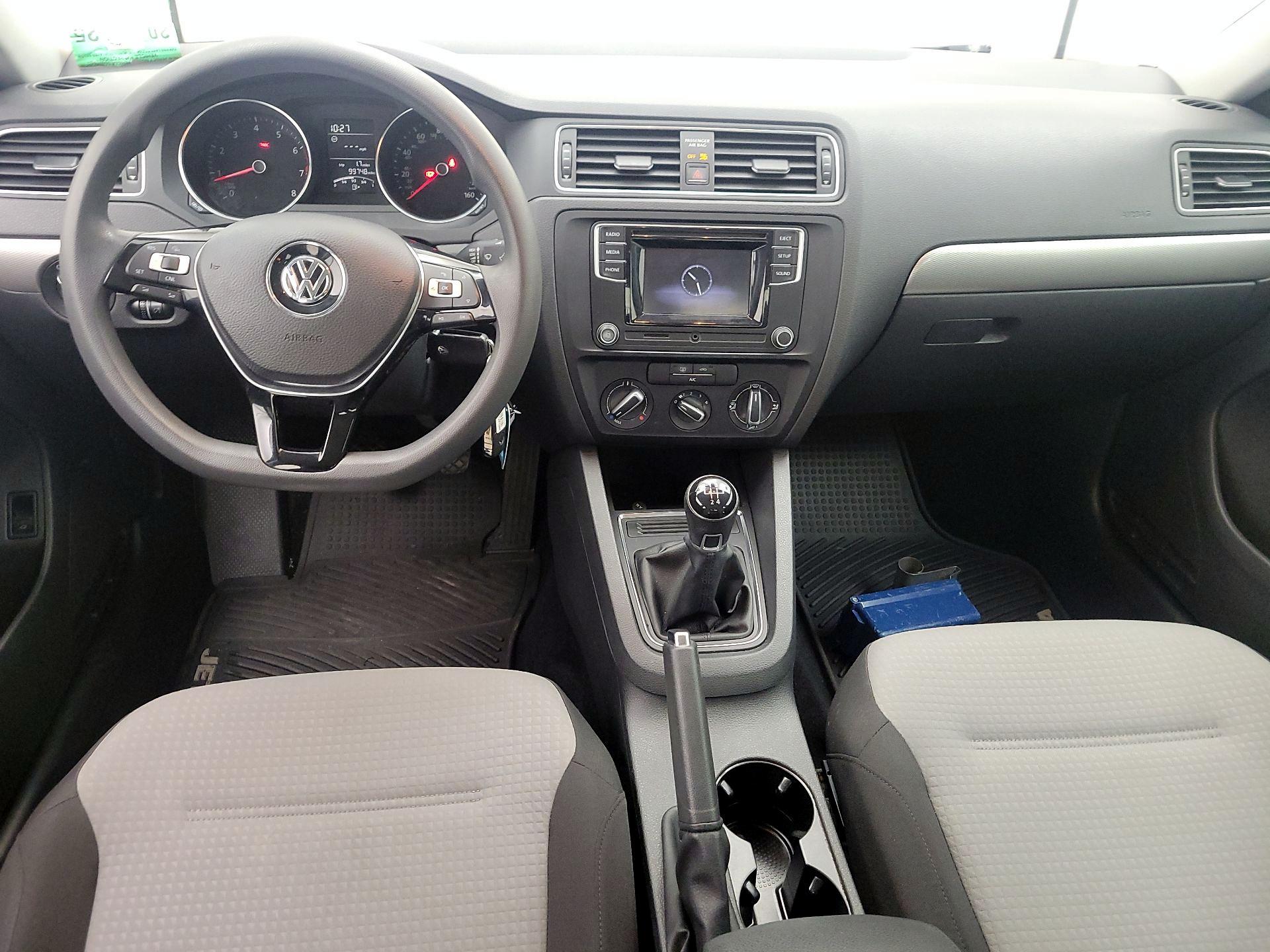 Thumbnail: 2017 Volkswagen Jetta - 9