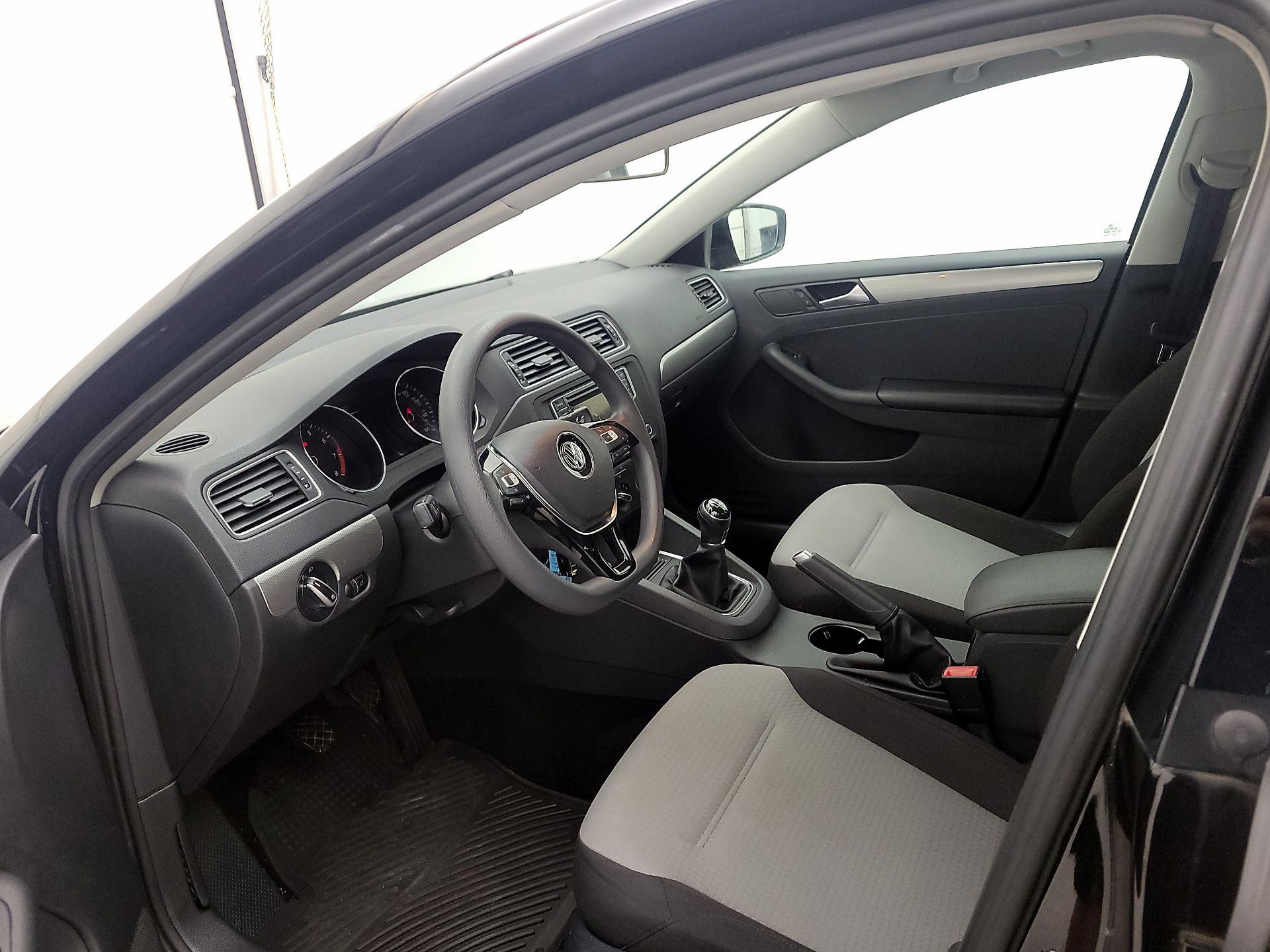 Thumbnail: 2017 Volkswagen Jetta - 11