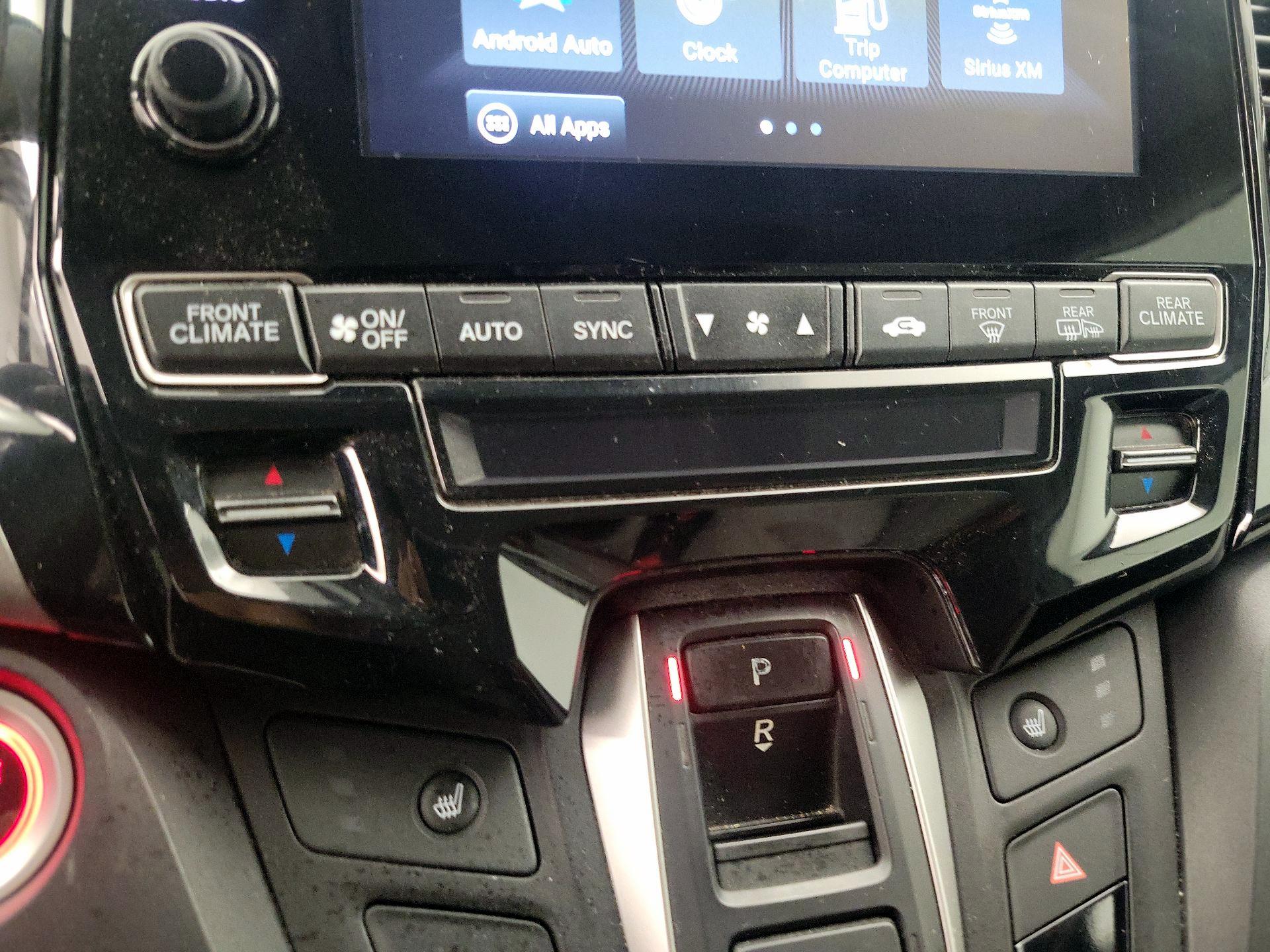 Thumbnail: 2018 Honda Odyssey - 16
