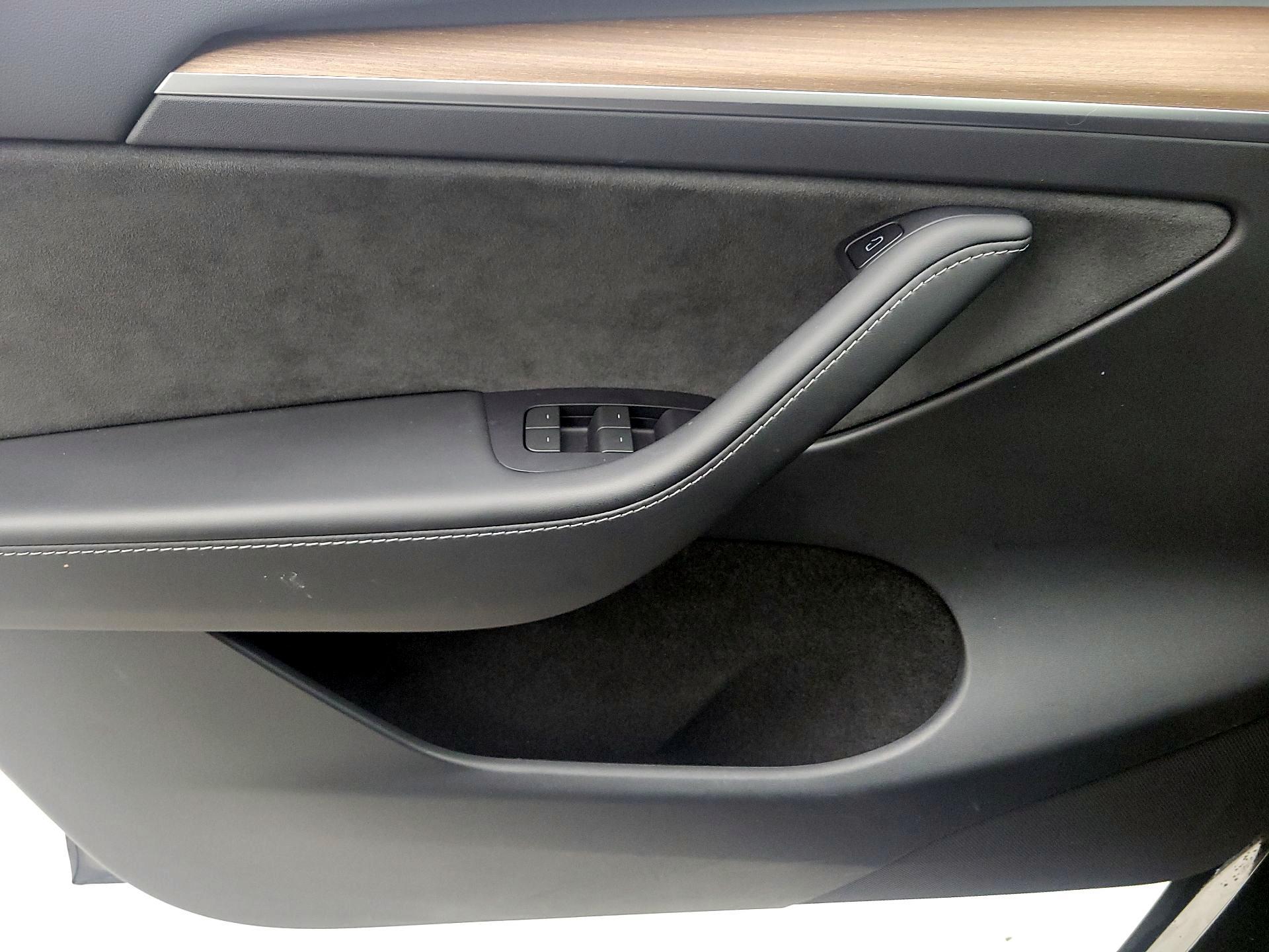 Thumbnail: 2023 Tesla Model Y - 12