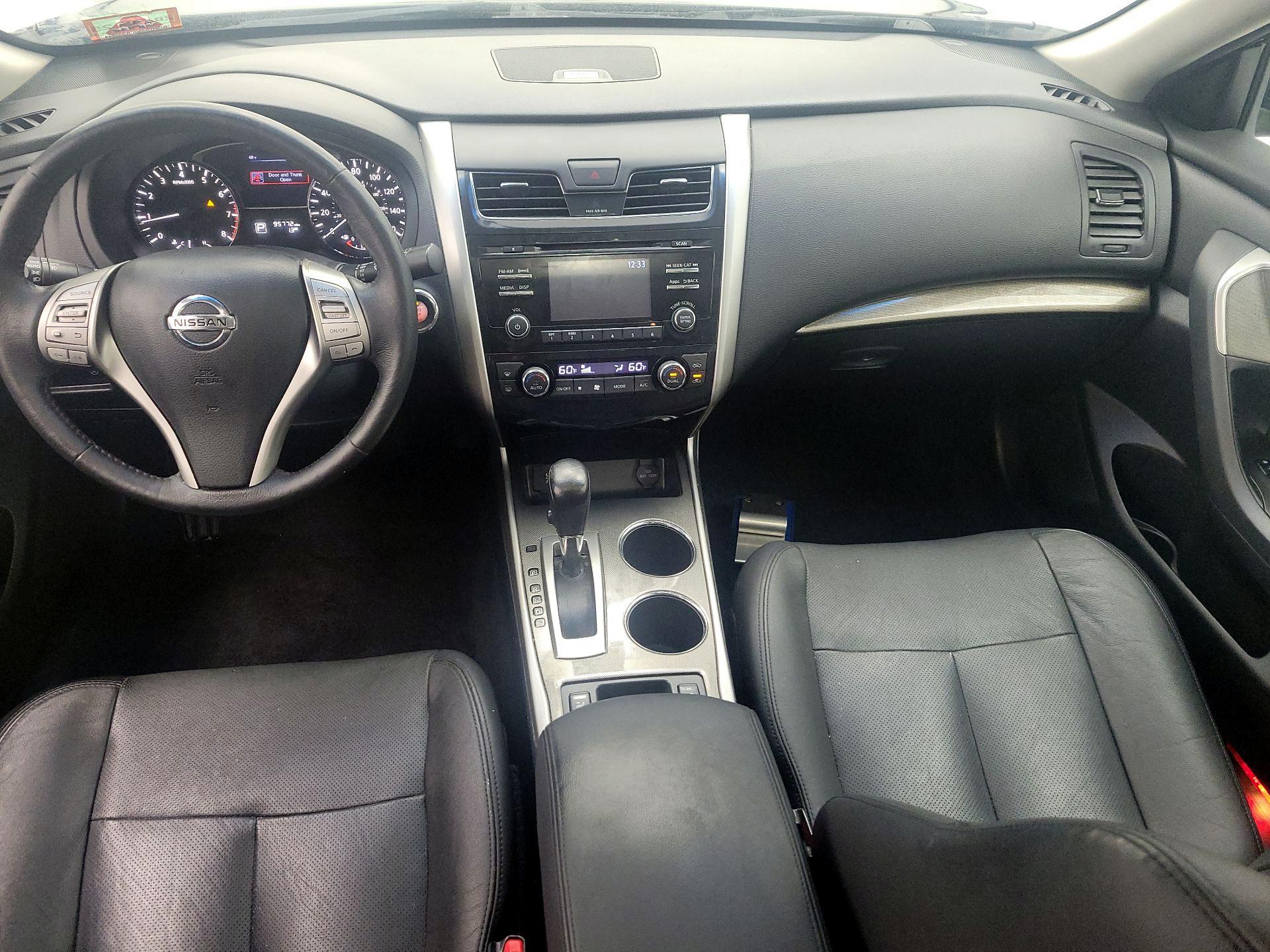 Thumbnail: 2015 Nissan Altima - 9