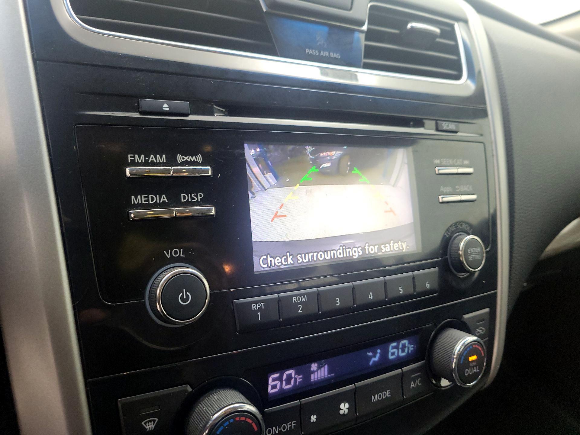 Thumbnail: 2015 Nissan Altima - 14