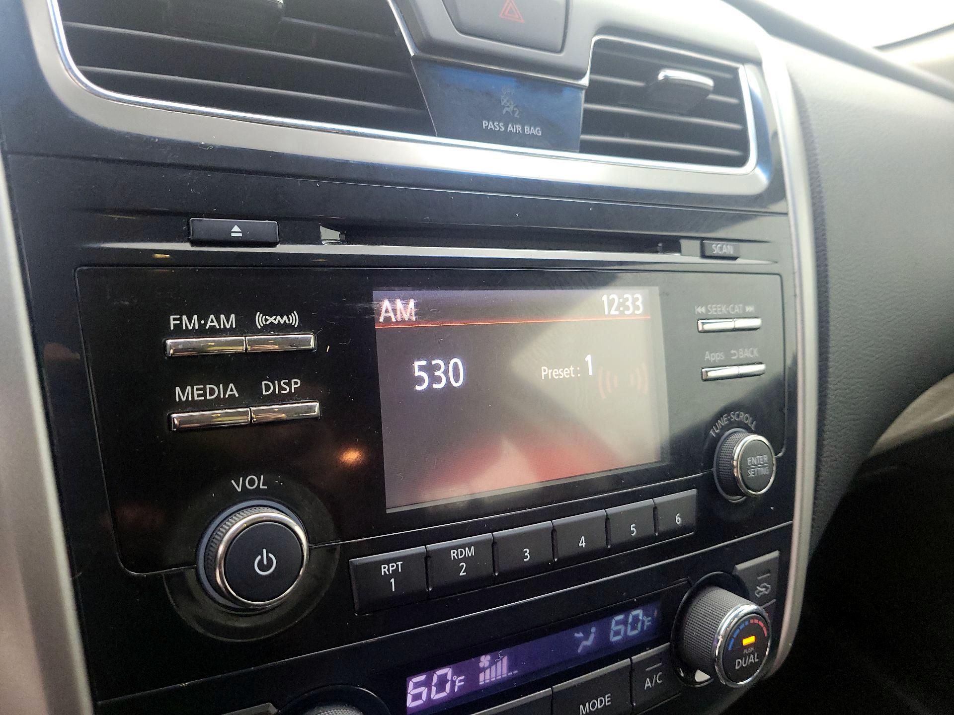 Thumbnail: 2015 Nissan Altima - 15