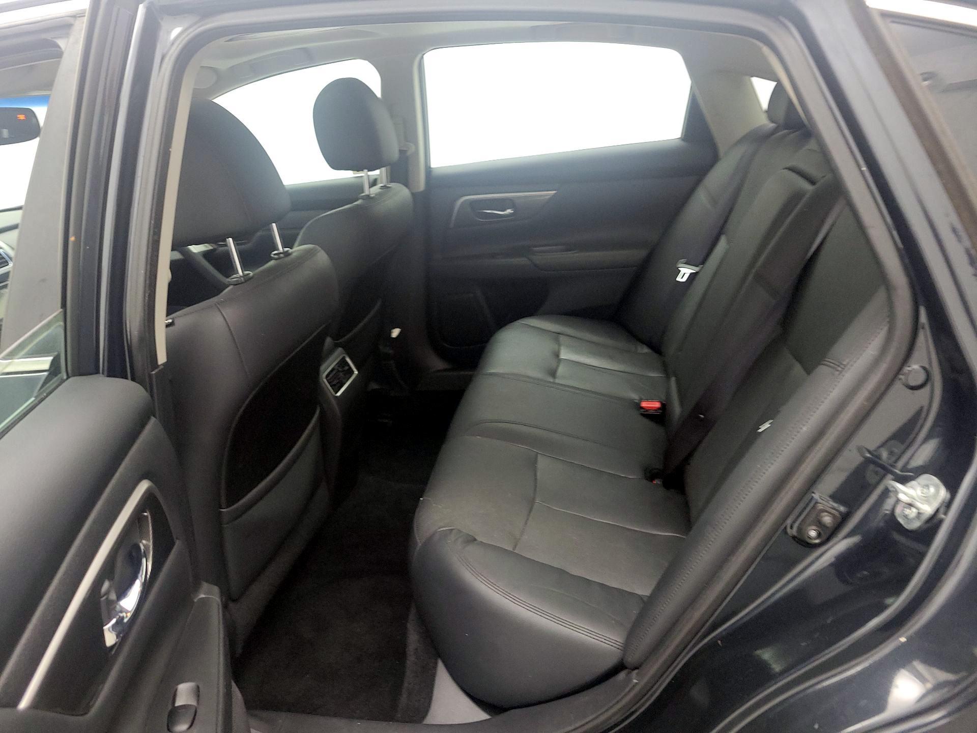 Thumbnail: 2015 Nissan Altima - 20