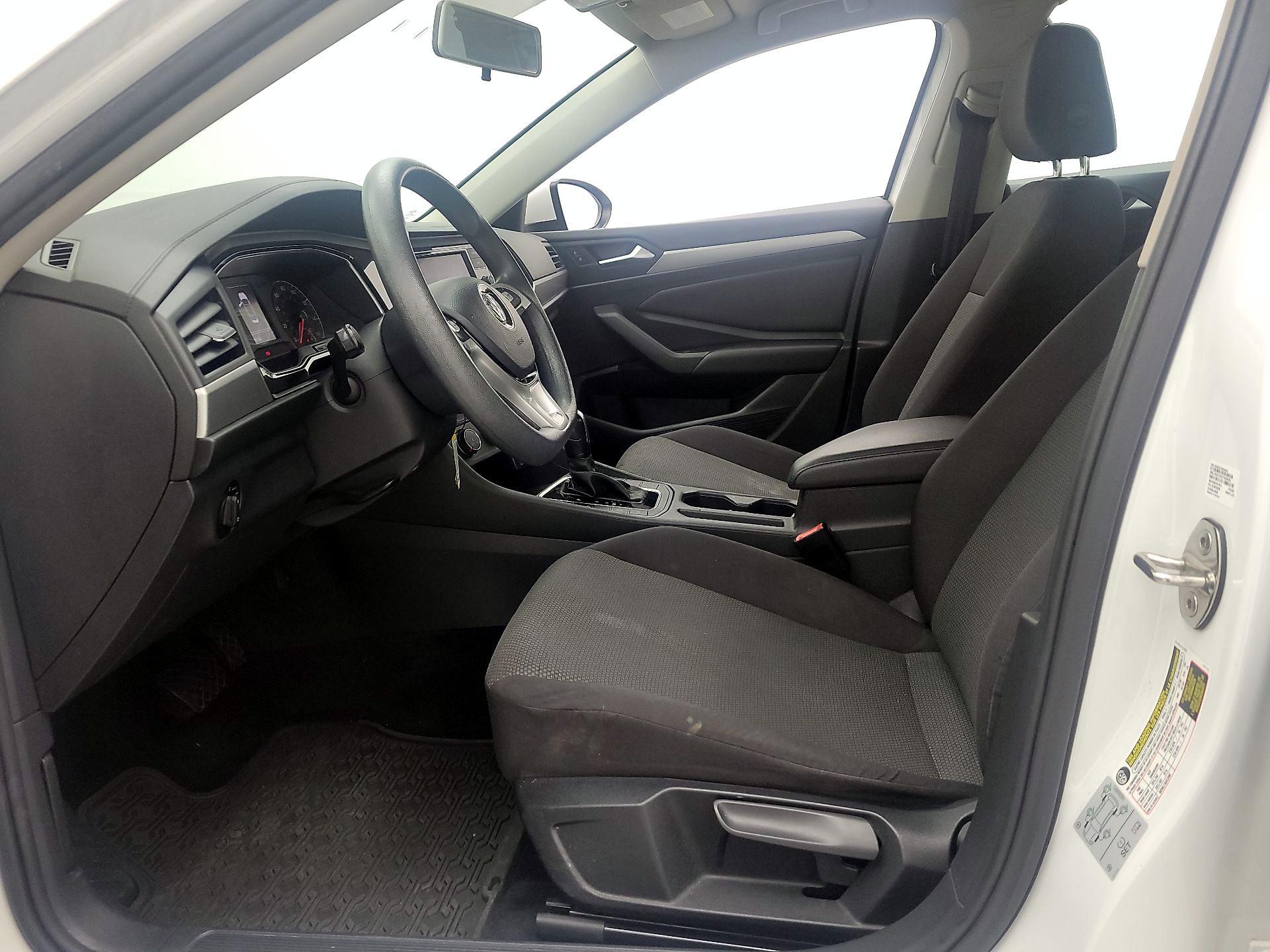 Thumbnail: 2019 Volkswagen Jetta - 11