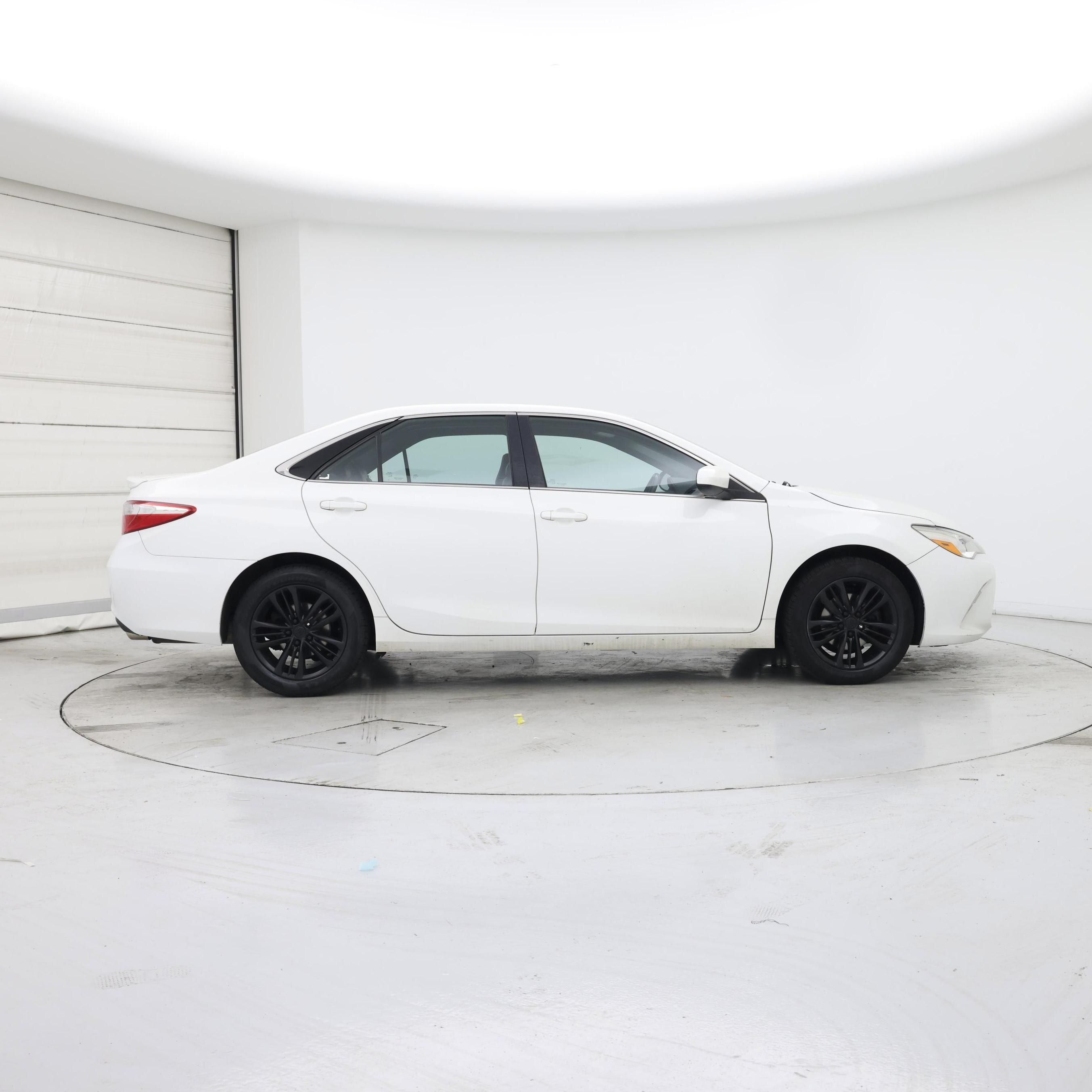 Thumbnail: 2017 Toyota Camry - 7