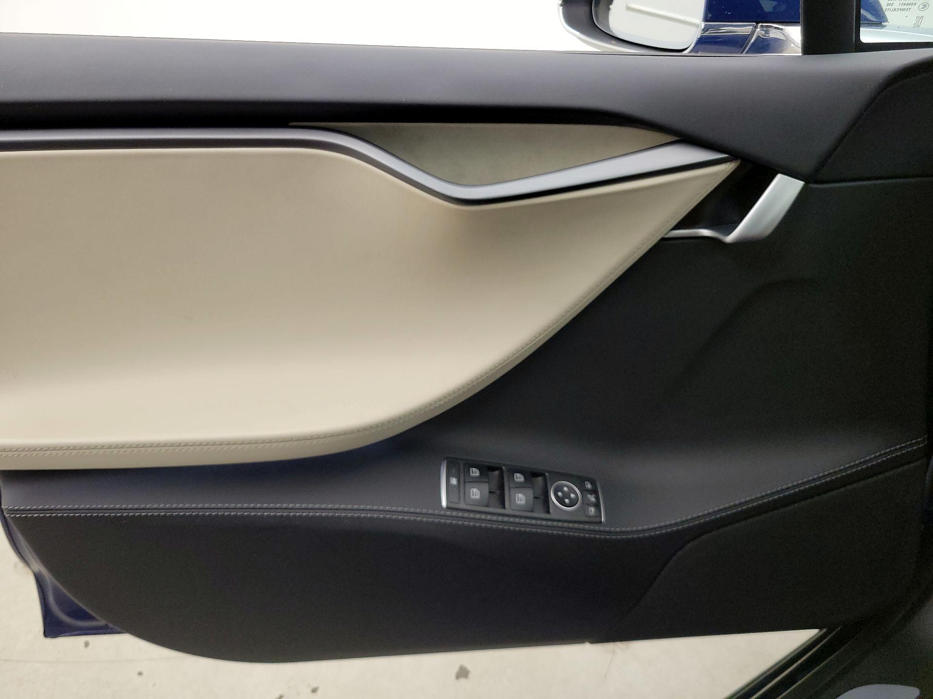 Thumbnail: 2020 Tesla Model S - 12