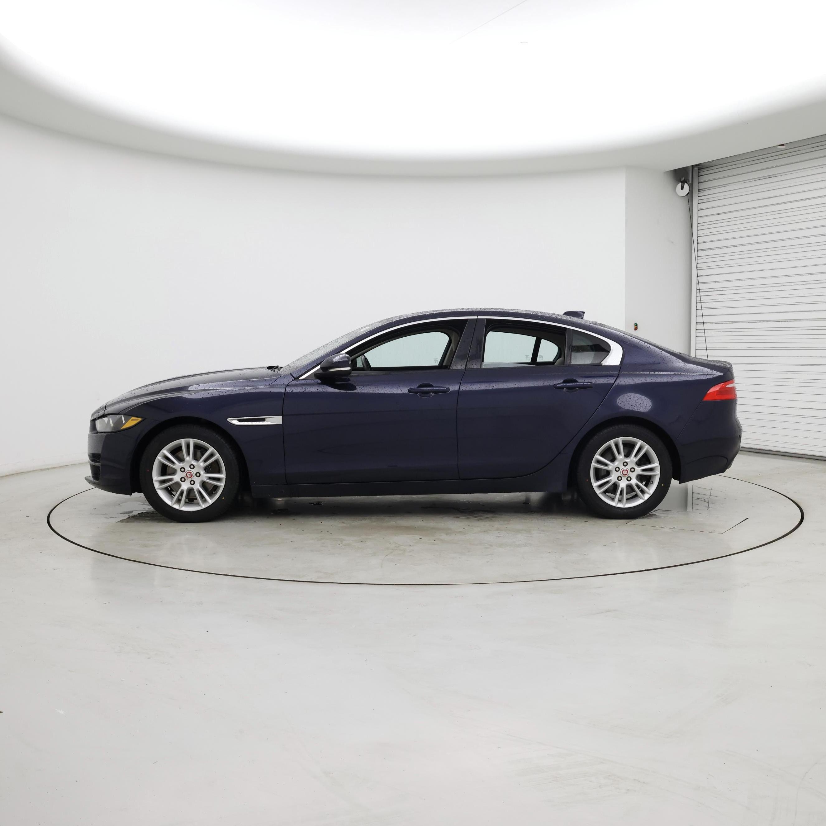 Thumbnail: 2018 Jaguar XE - 3