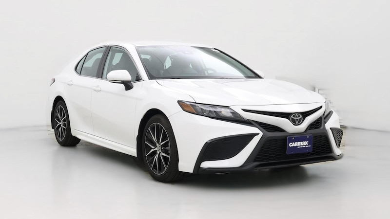 2022 Toyota Camry SE Hero Image