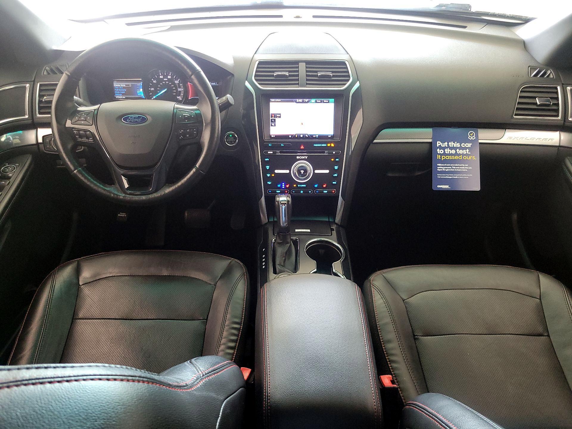 Thumbnail: 2016 Ford Explorer - 9