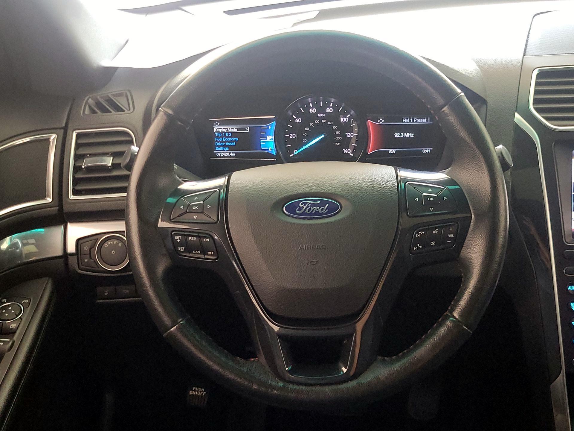 Thumbnail: 2016 Ford Explorer - 10