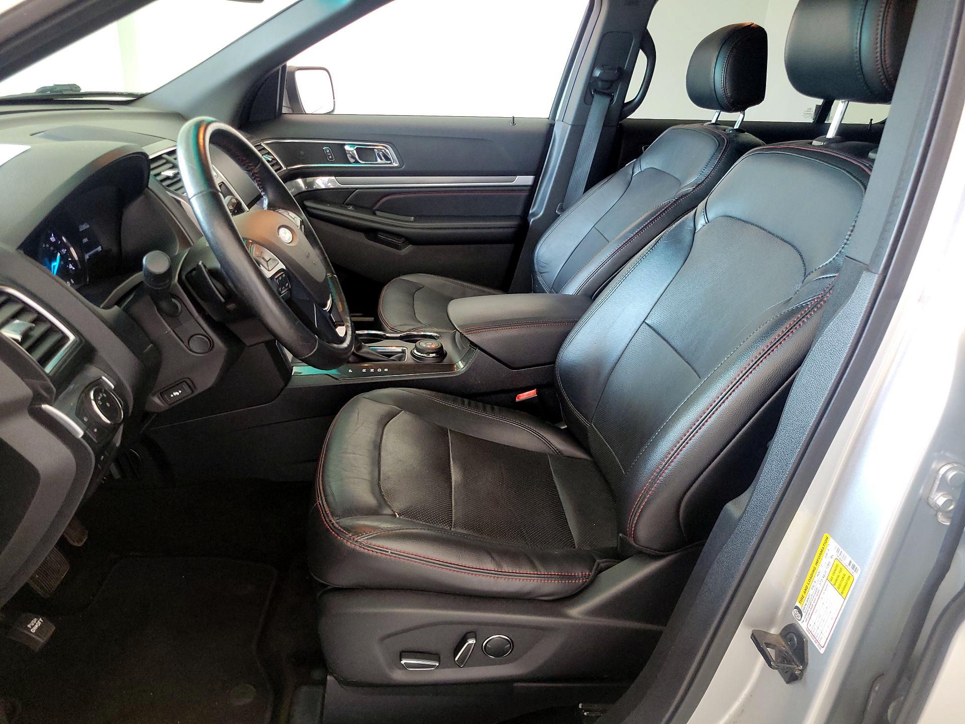 Thumbnail: 2016 Ford Explorer - 11