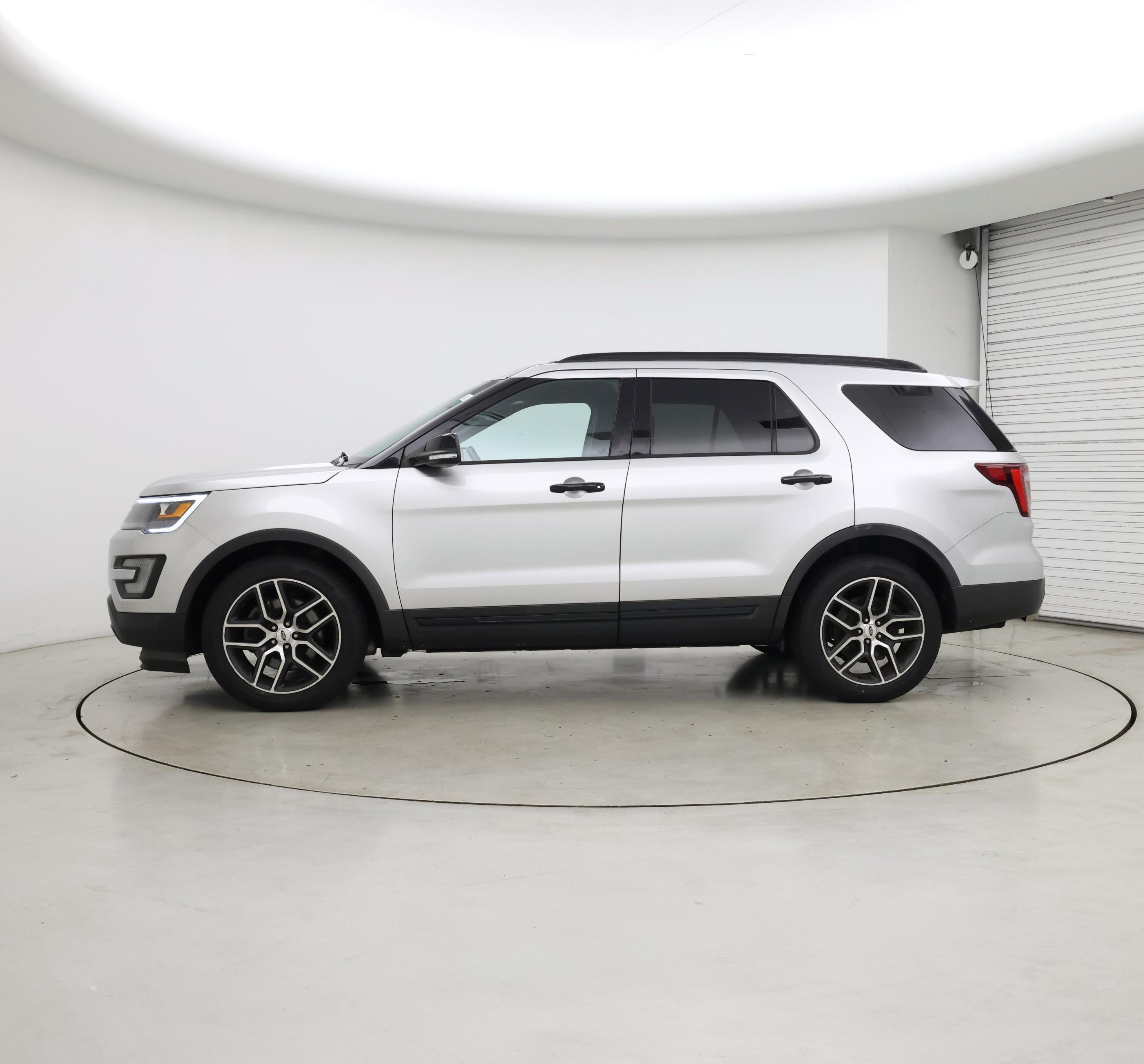 Thumbnail: 2016 Ford Explorer - 3