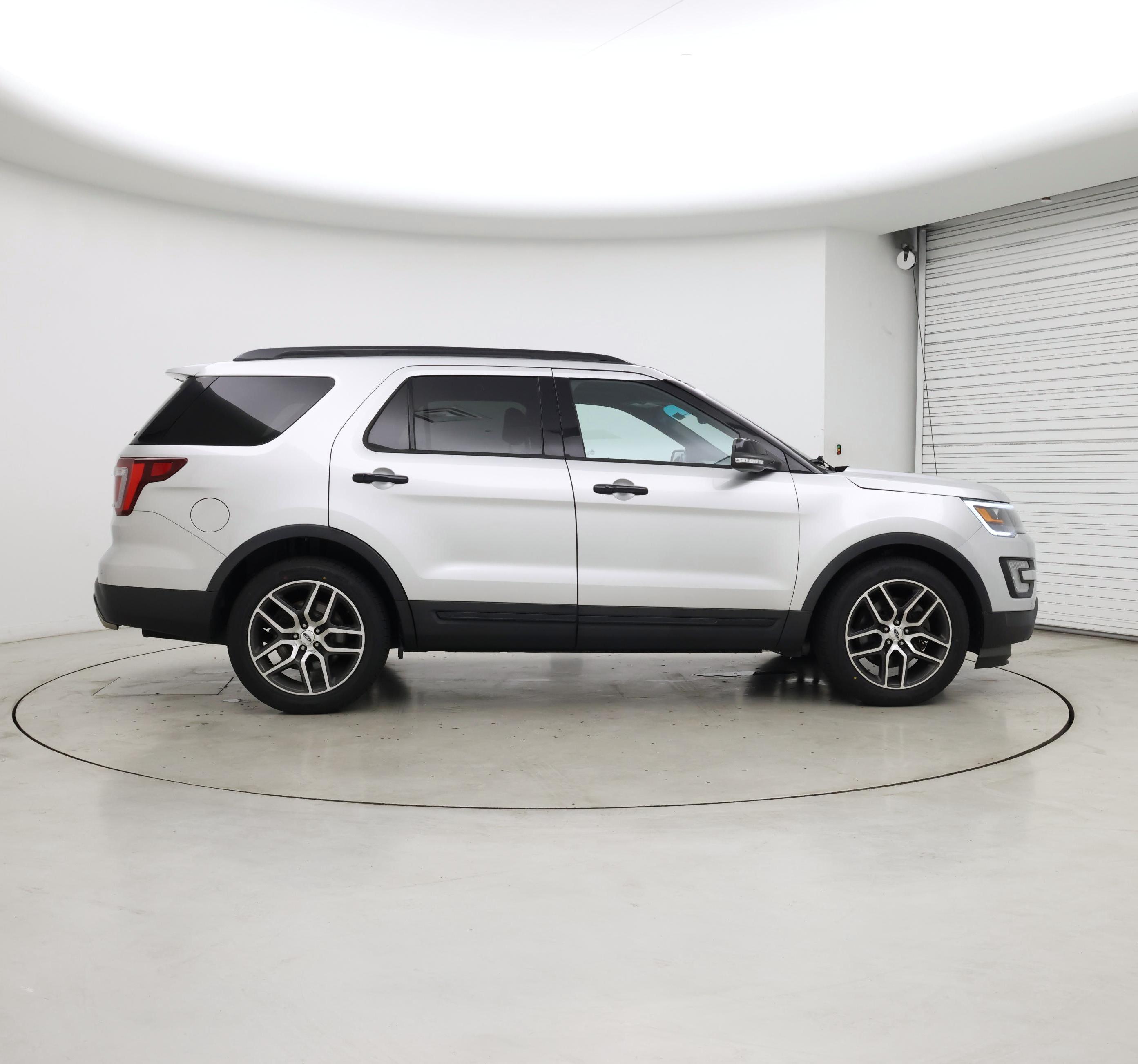Thumbnail: 2016 Ford Explorer - 7