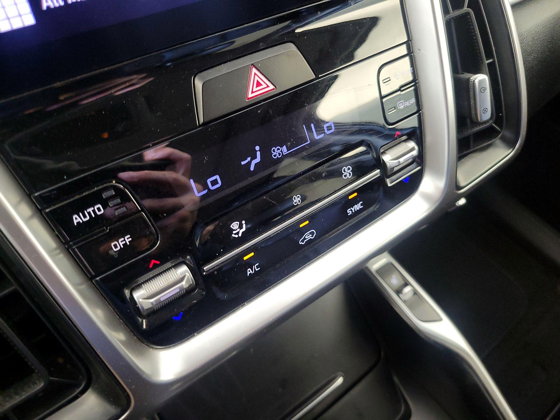 Thumbnail: 2021 Kia Sorento - 16