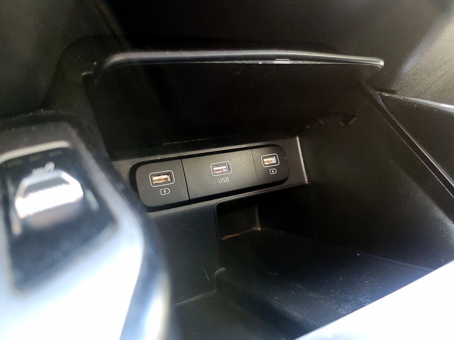 Thumbnail: 2021 Kia Sorento - 18