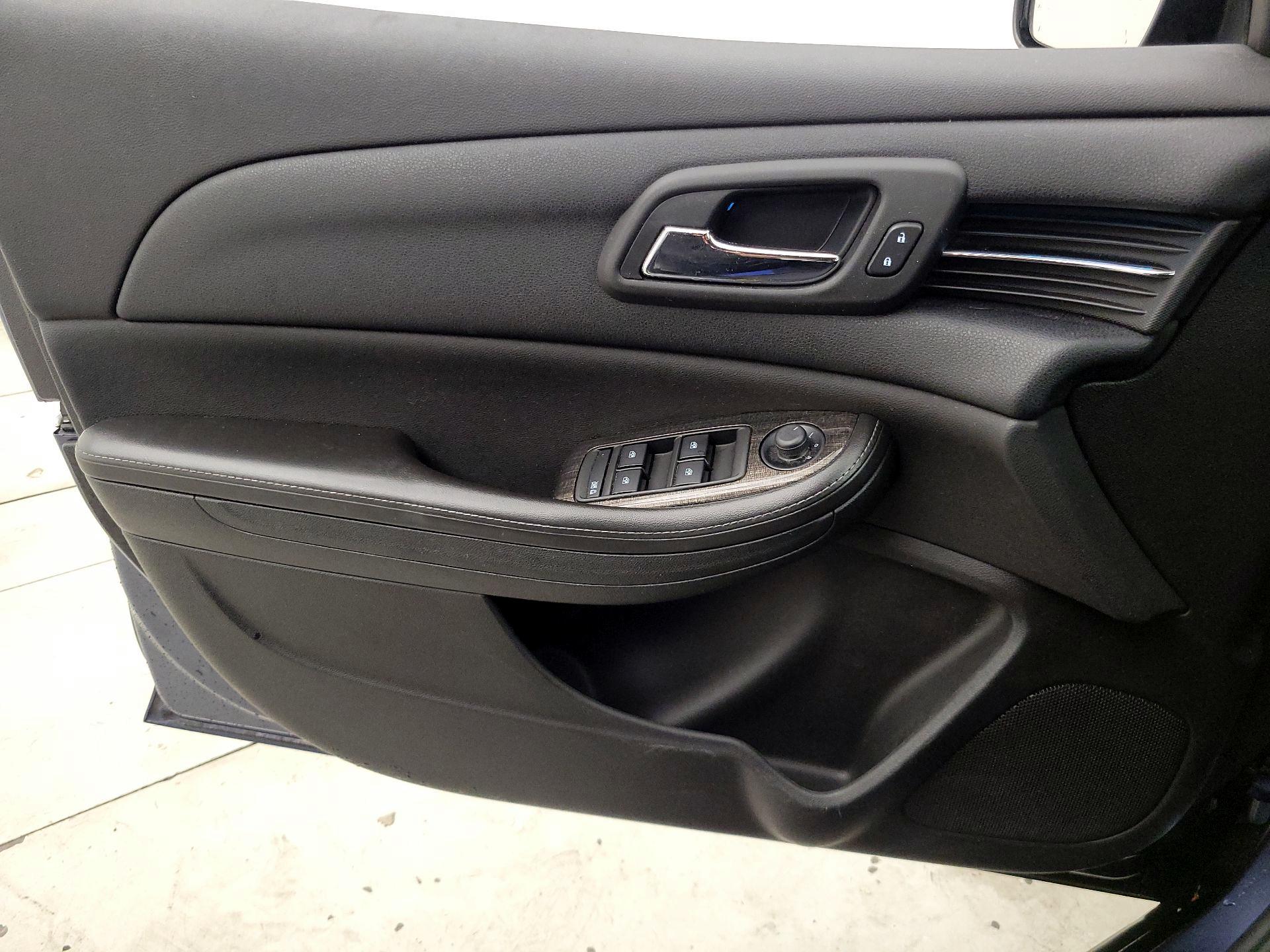 Thumbnail: 2014 Chevrolet Malibu - 12
